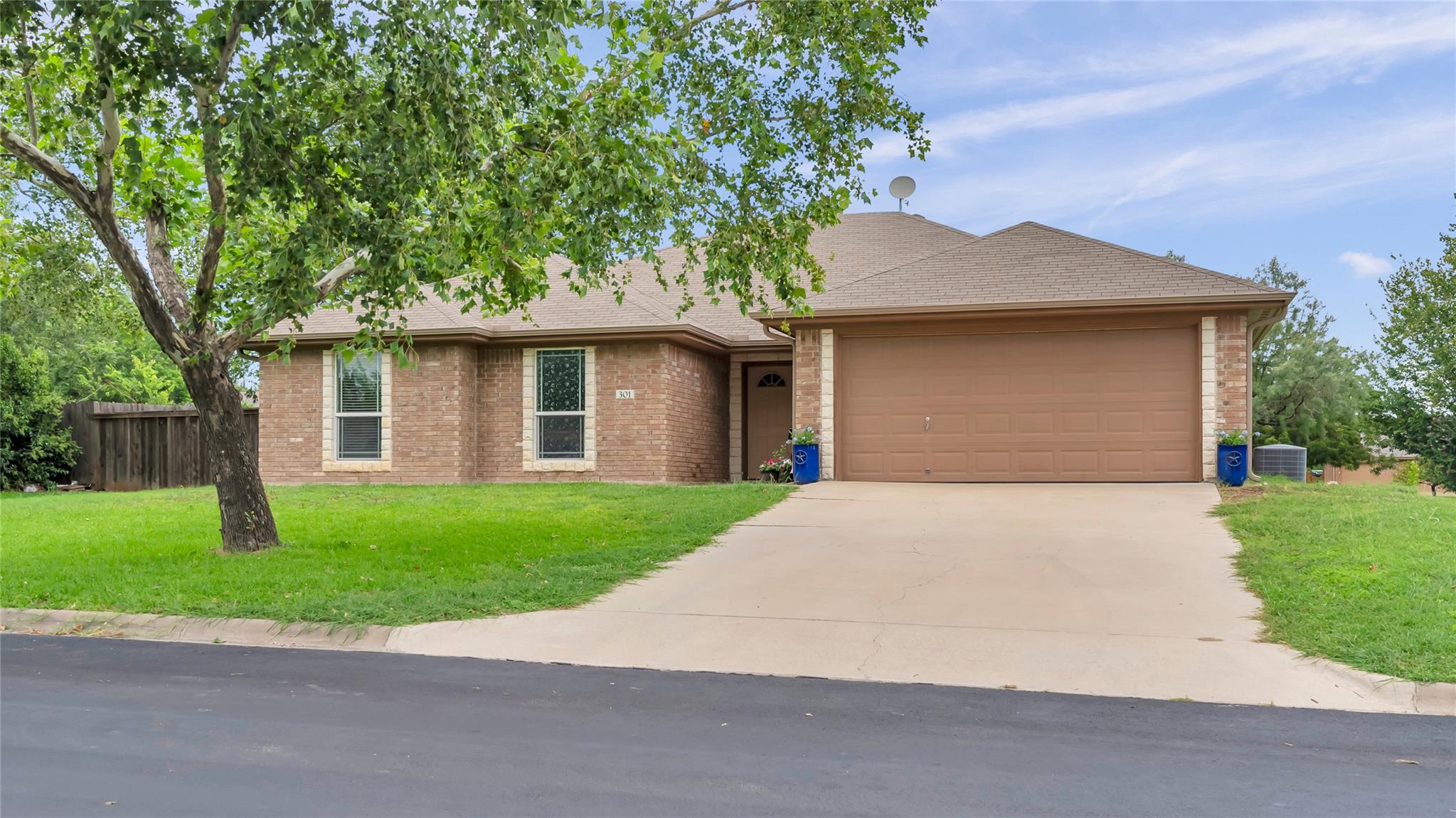 301 Julie St, Burnet, TX 78611