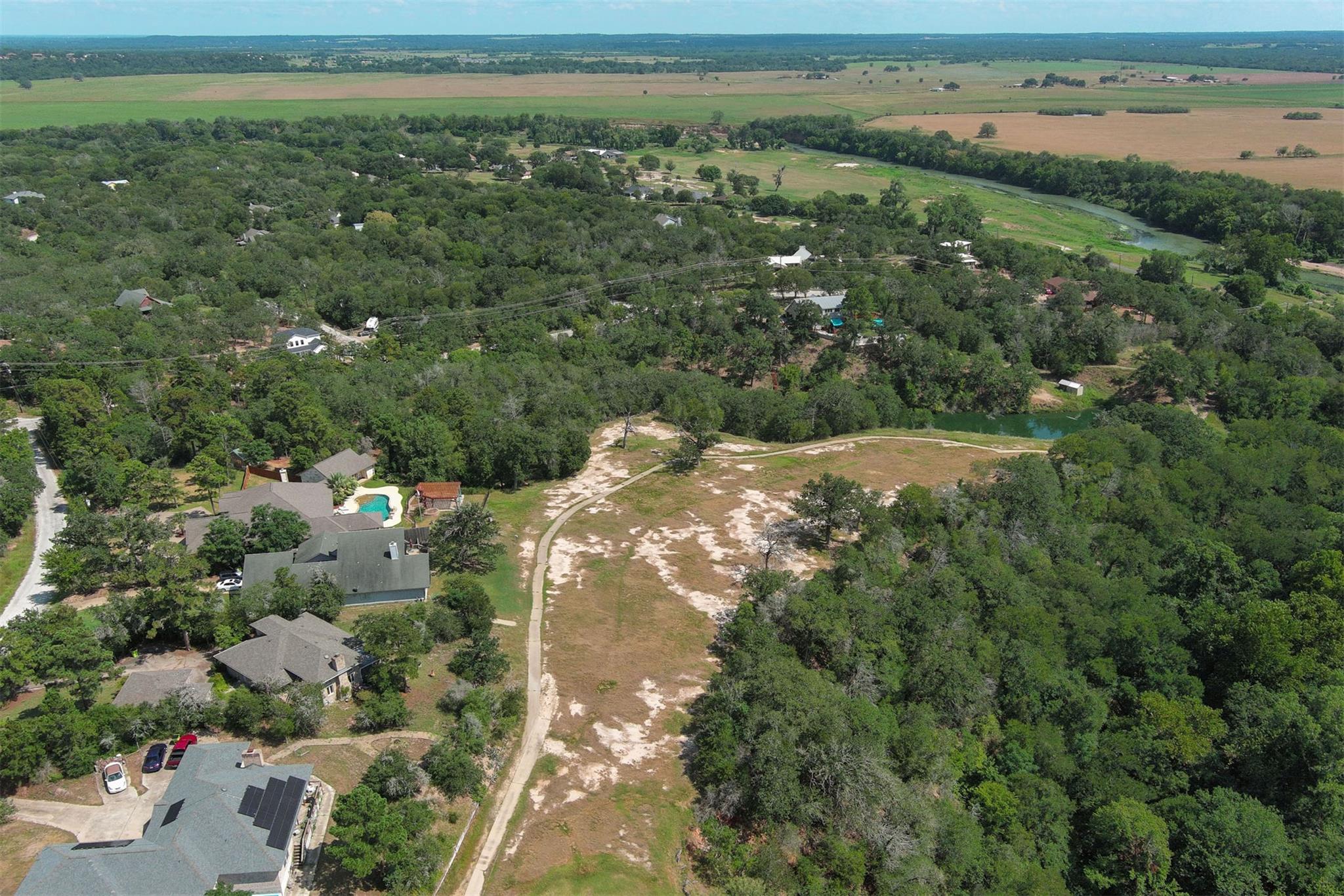 128 Kaukonahua Ln, Bastrop, TX 78602