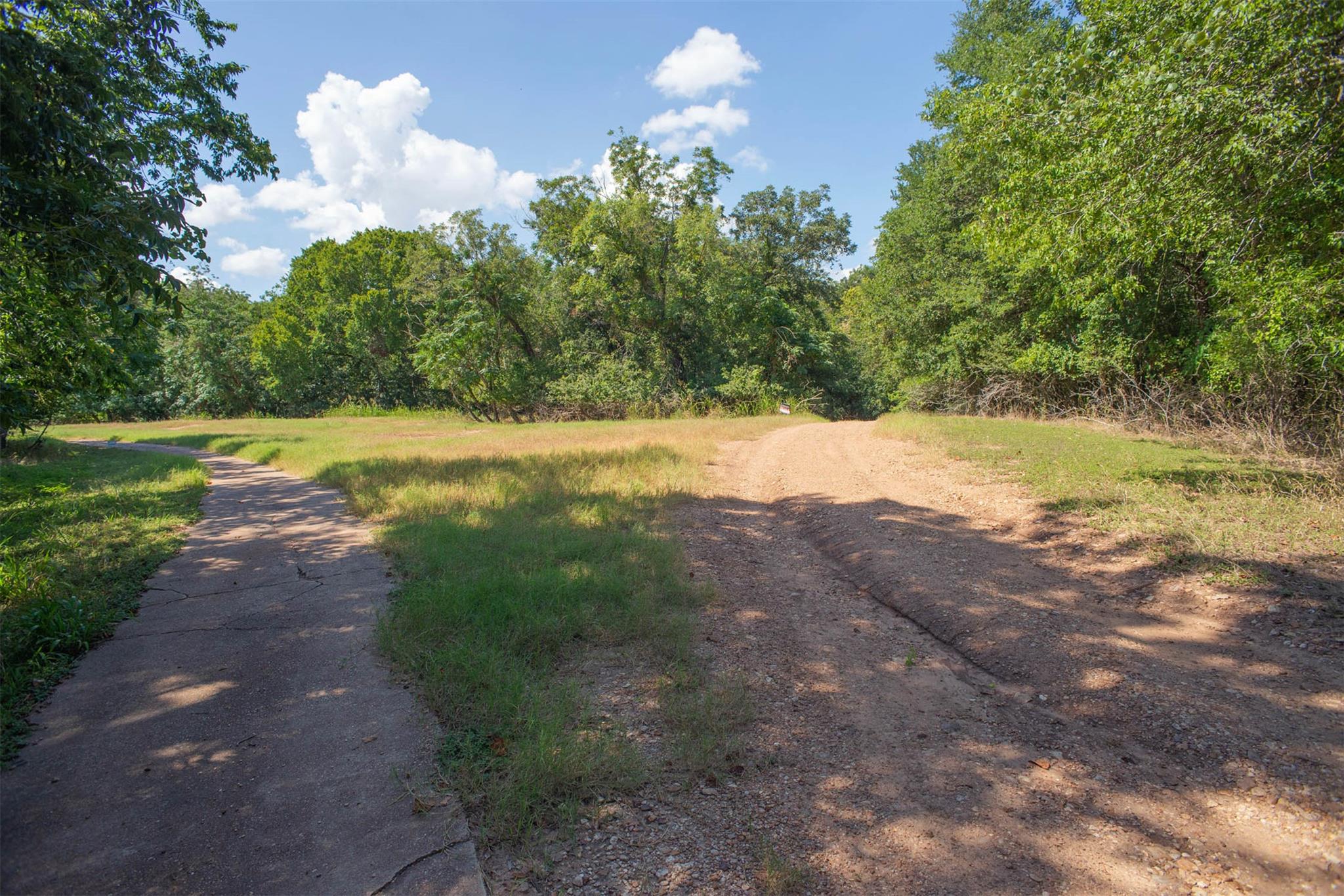 128 Kaukonahua Ln, Bastrop, TX 78602
