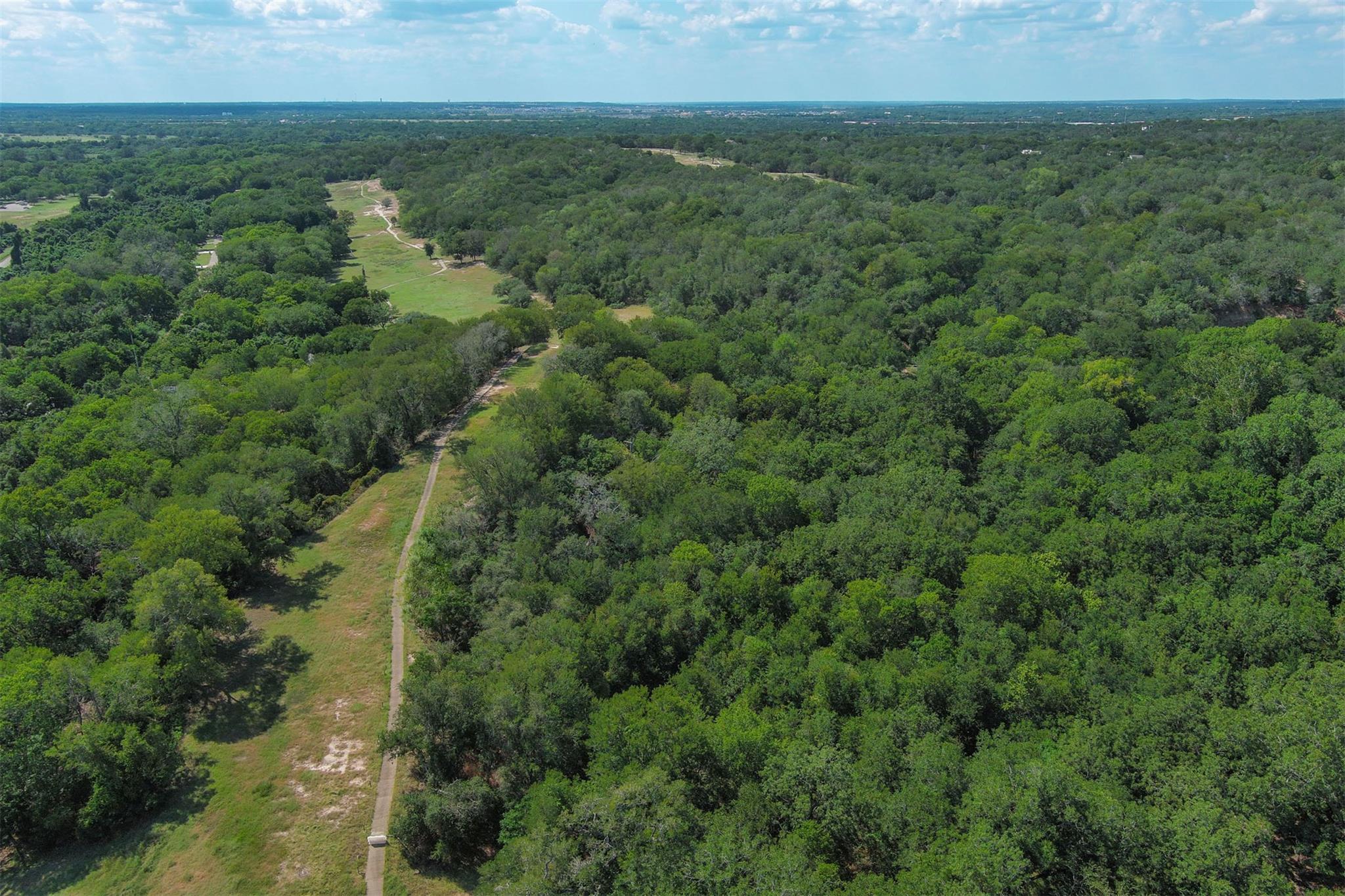 128 Kaukonahua Ln, Bastrop, TX 78602