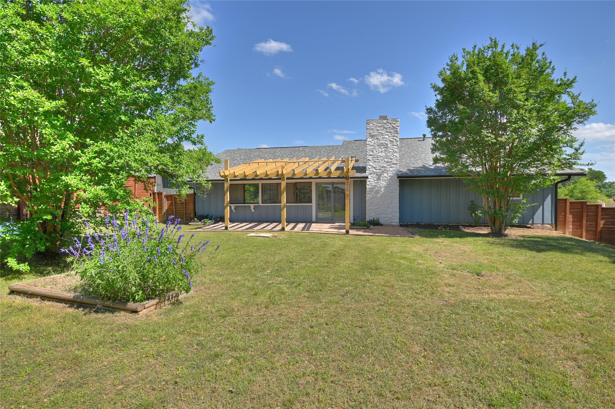 6430 Bridgewater Dr, Austin, TX 78723