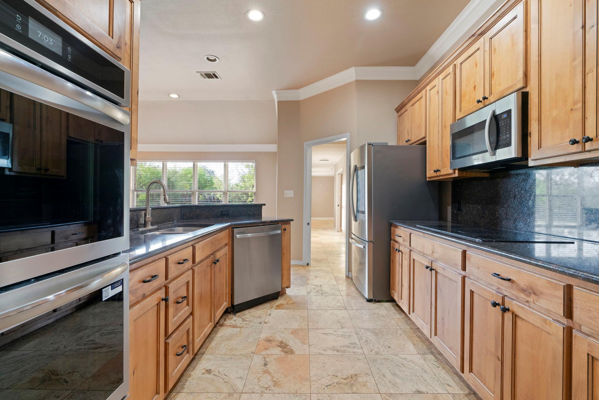 1237 Ridge Harbor Dr, Spicewood, TX 78669