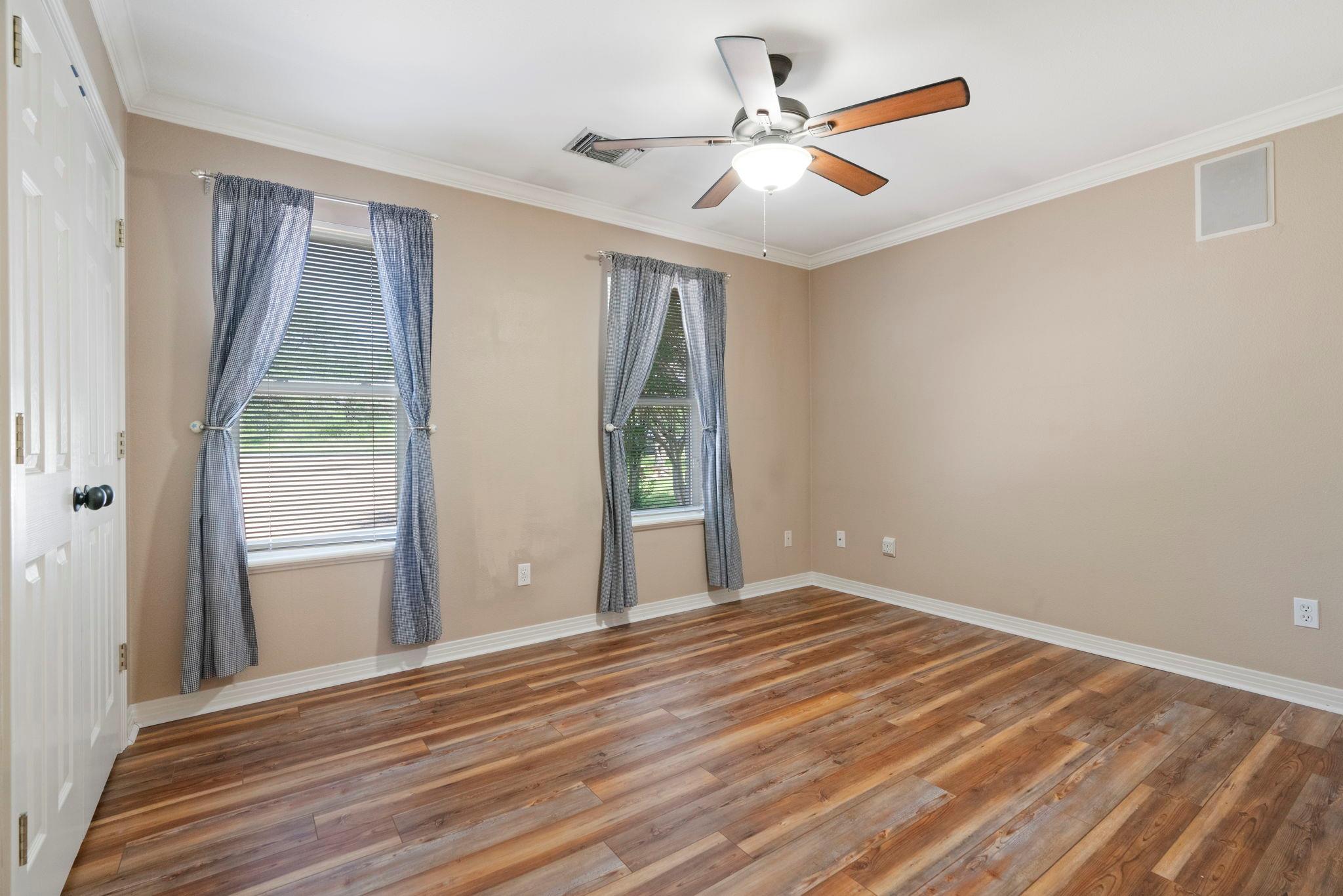 1237 Ridge Harbor Dr, Spicewood, TX 78669
