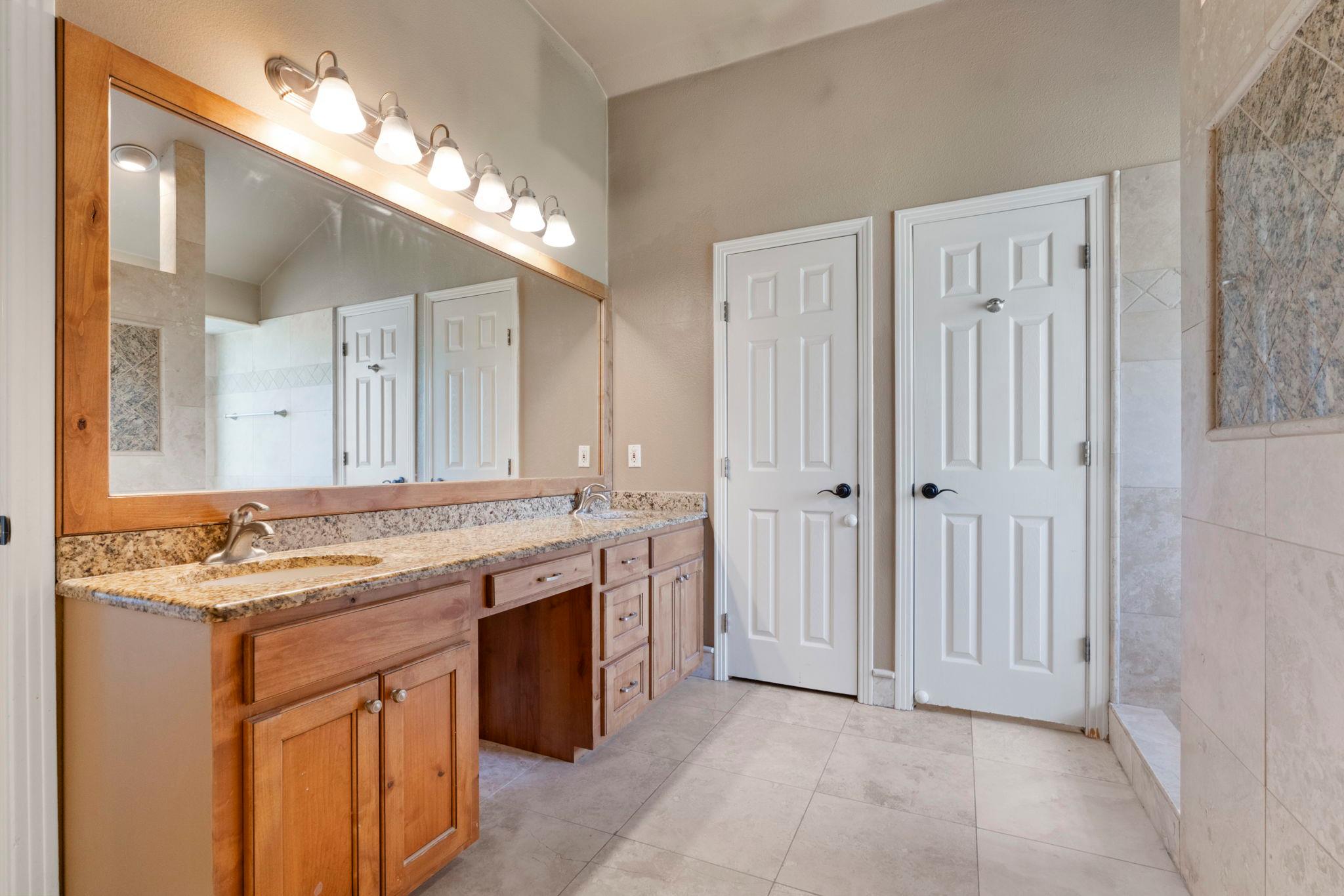 1237 Ridge Harbor Dr, Spicewood, TX 78669
