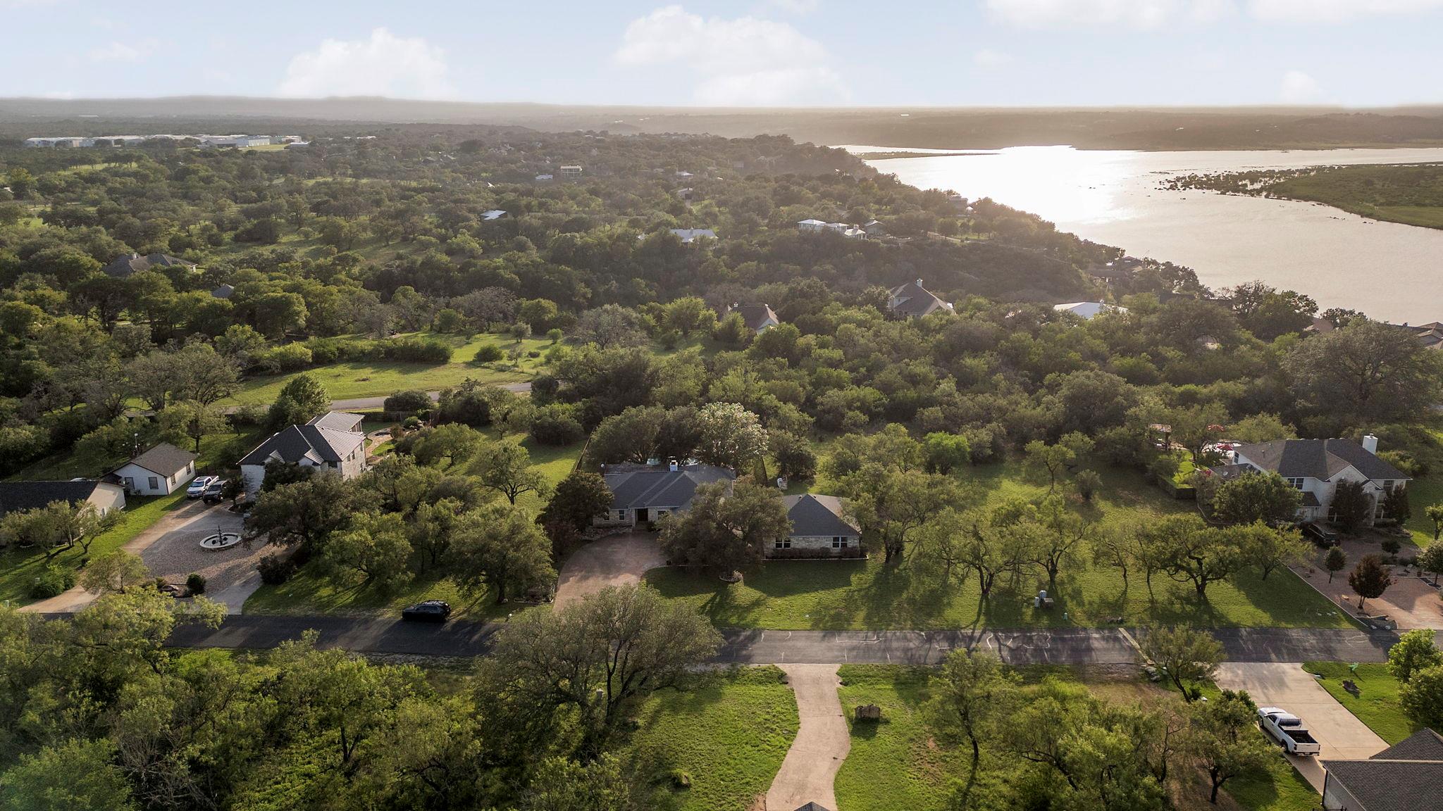 1237 Ridge Harbor Dr, Spicewood, TX 78669