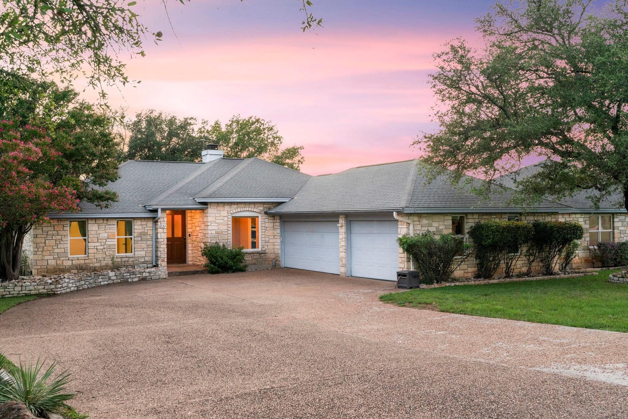 1237 Ridge Harbor Dr, Spicewood, TX 78669