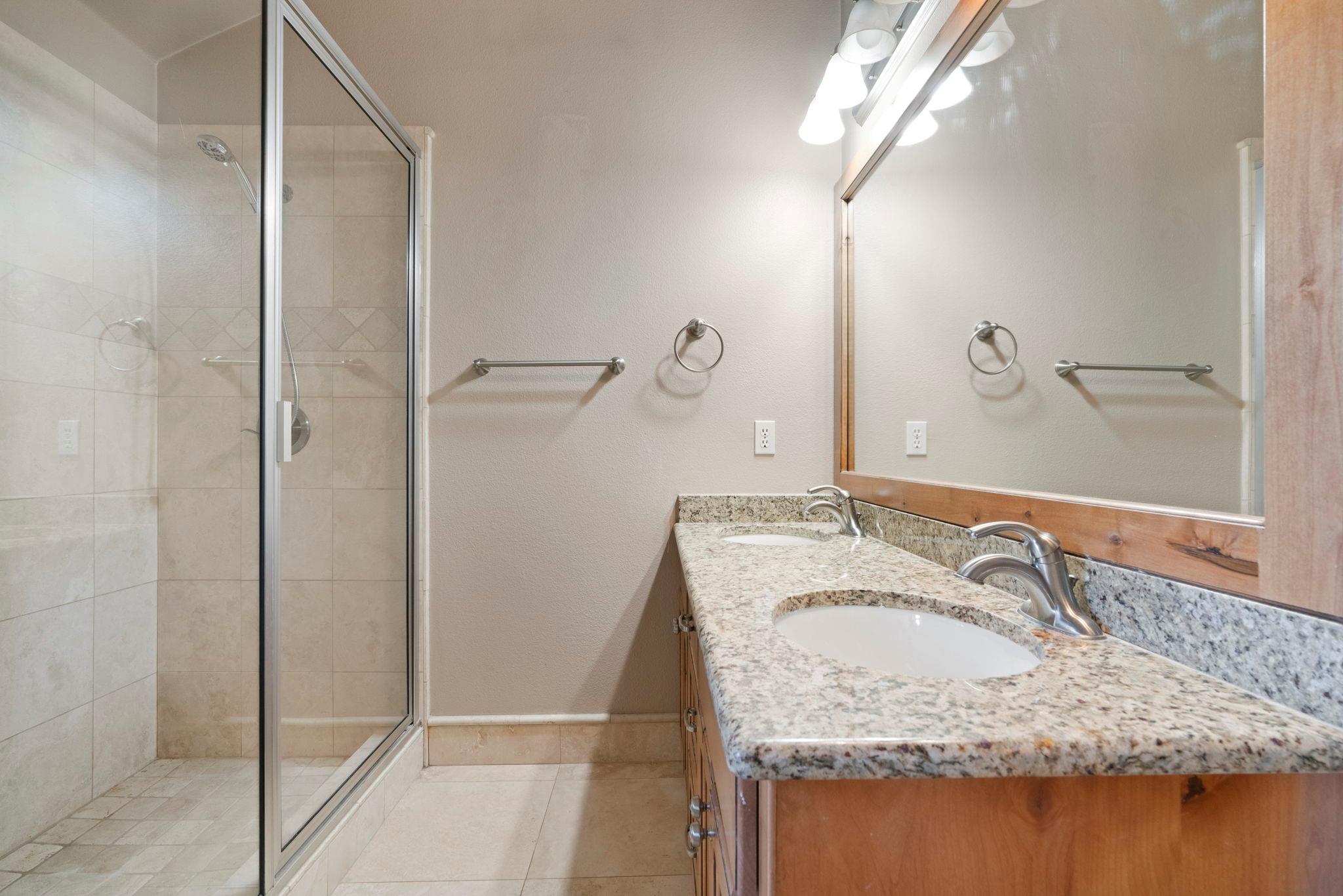 1237 Ridge Harbor Dr, Spicewood, TX 78669