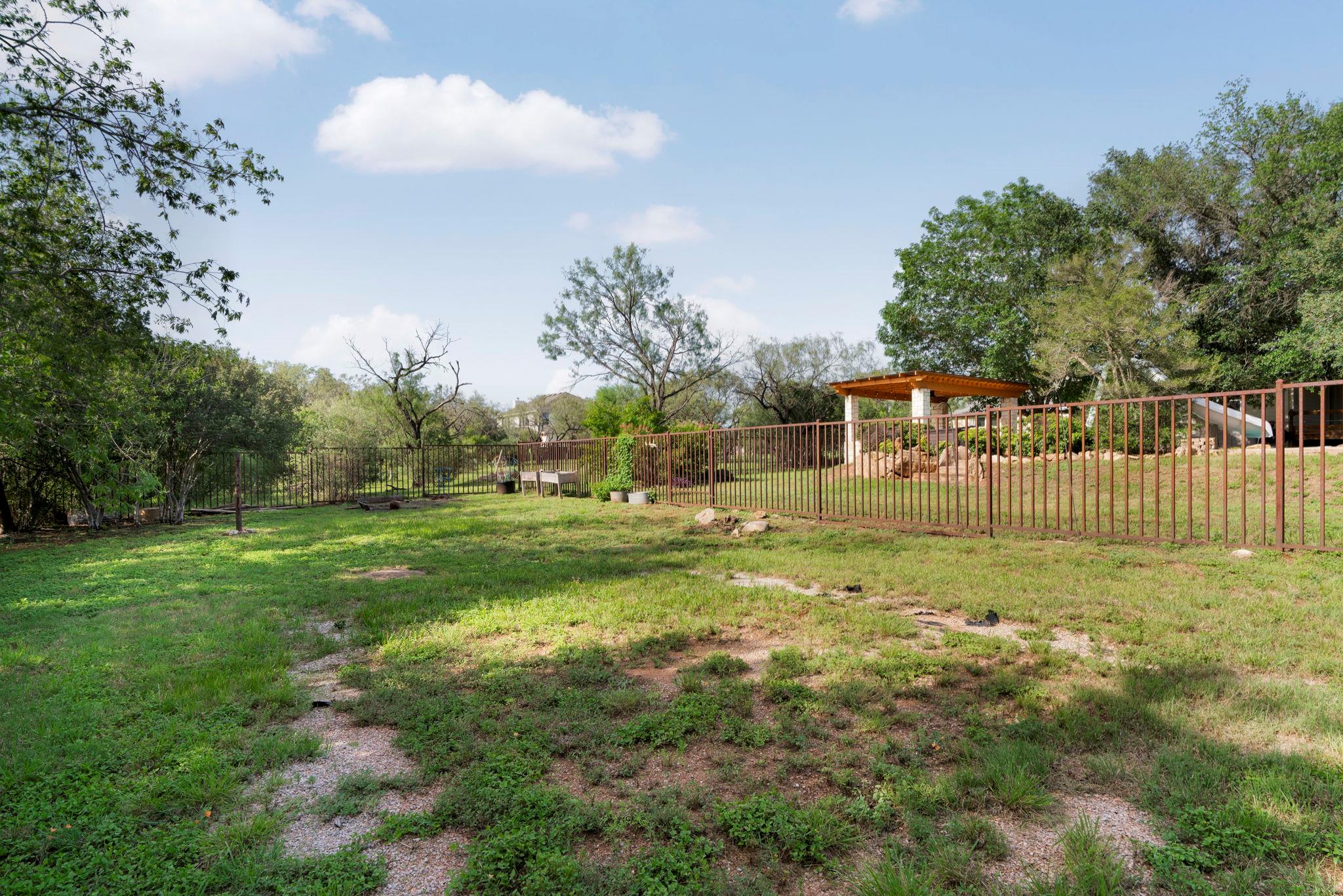 1237 Ridge Harbor Dr, Spicewood, TX 78669