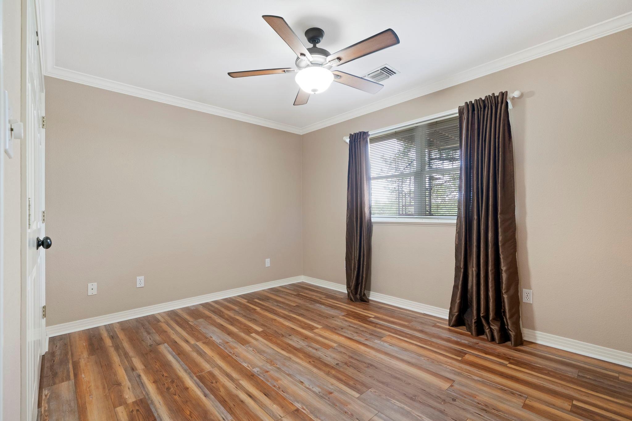 1237 Ridge Harbor Dr, Spicewood, TX 78669