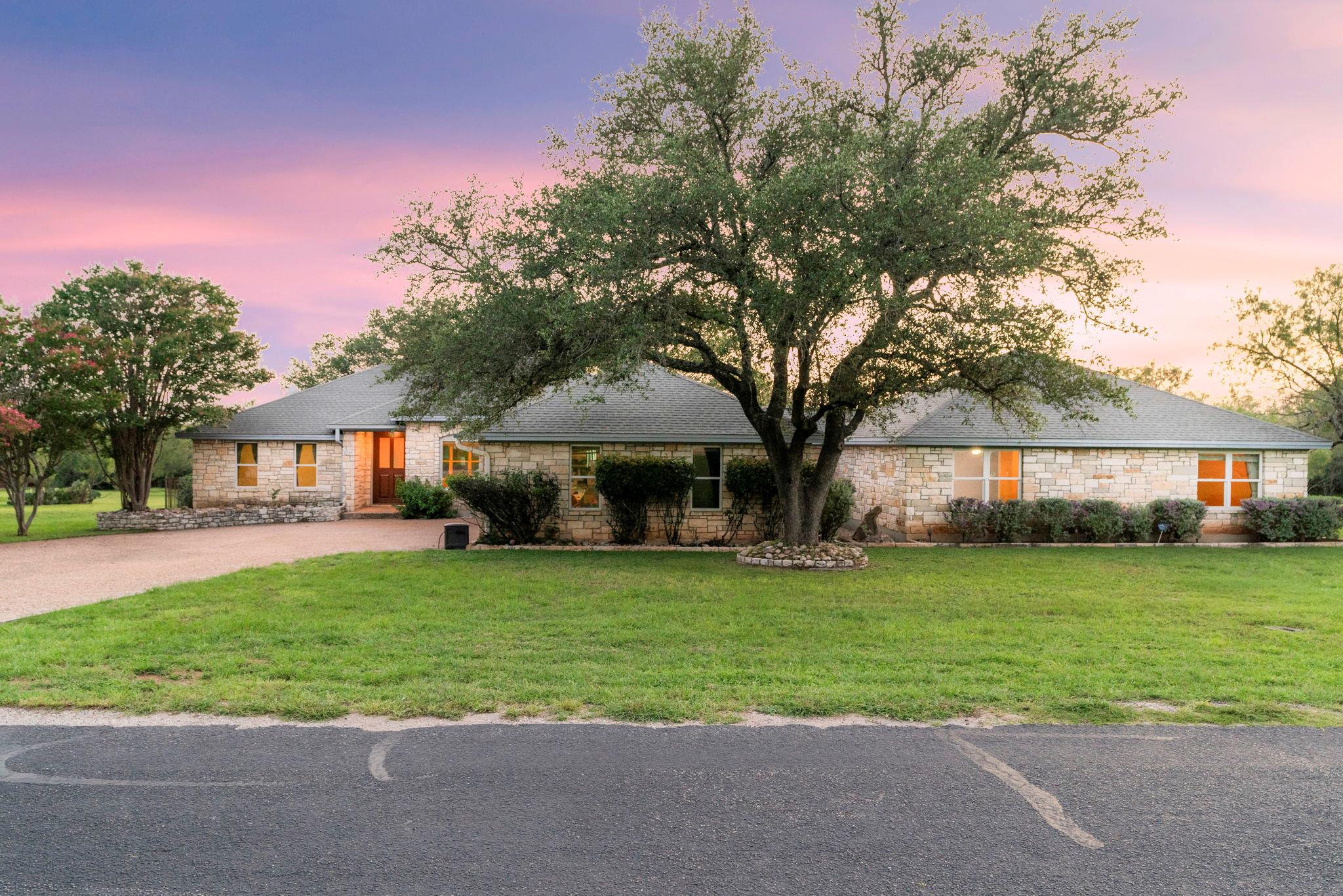 1237 Ridge Harbor Dr, Spicewood, TX 78669