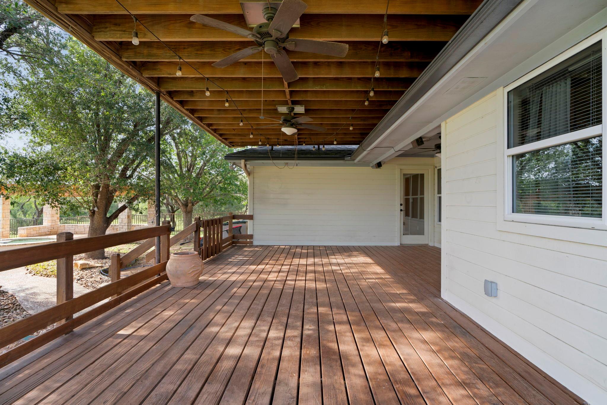 1237 Ridge Harbor Dr, Spicewood, TX 78669