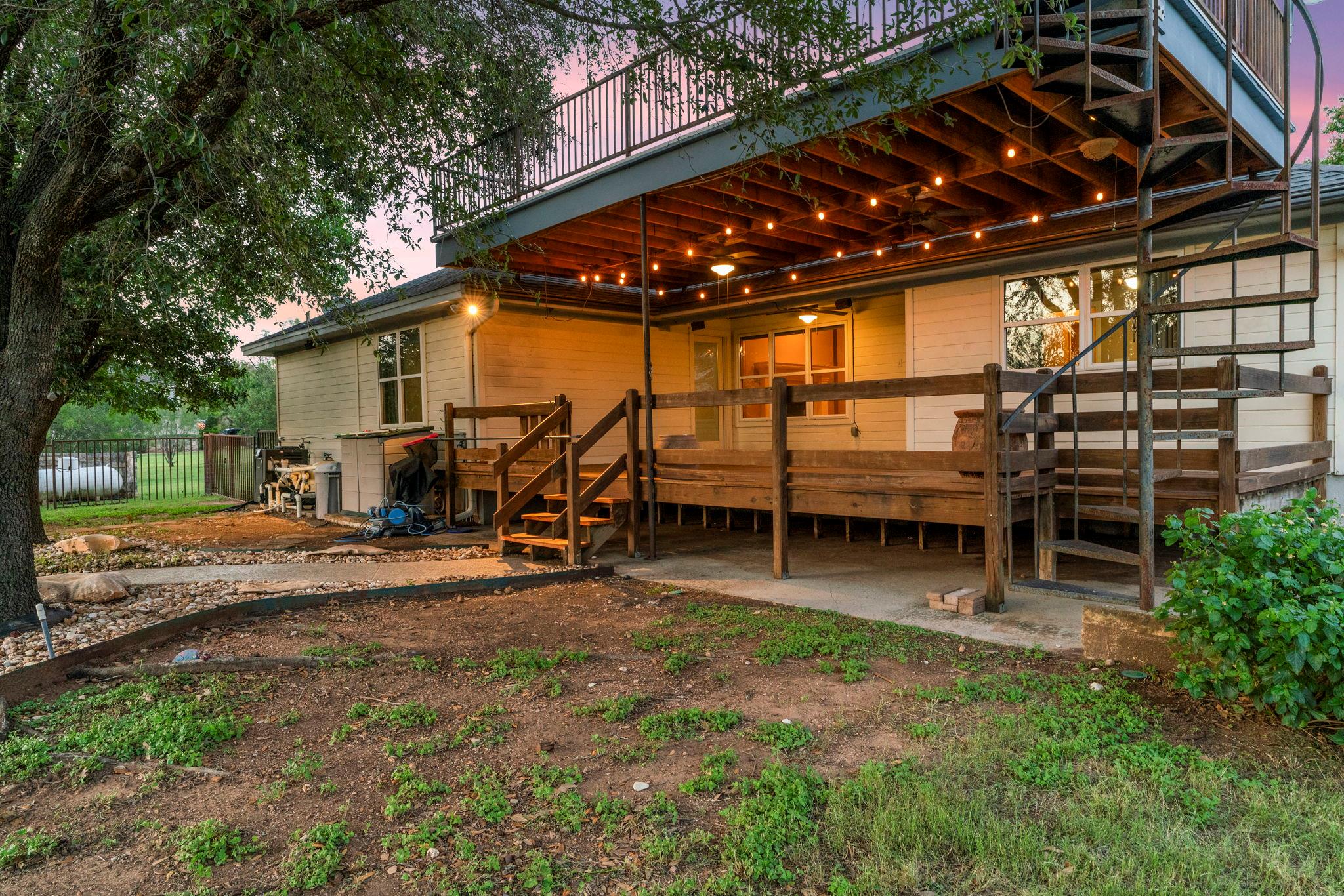 1237 Ridge Harbor Dr, Spicewood, TX 78669