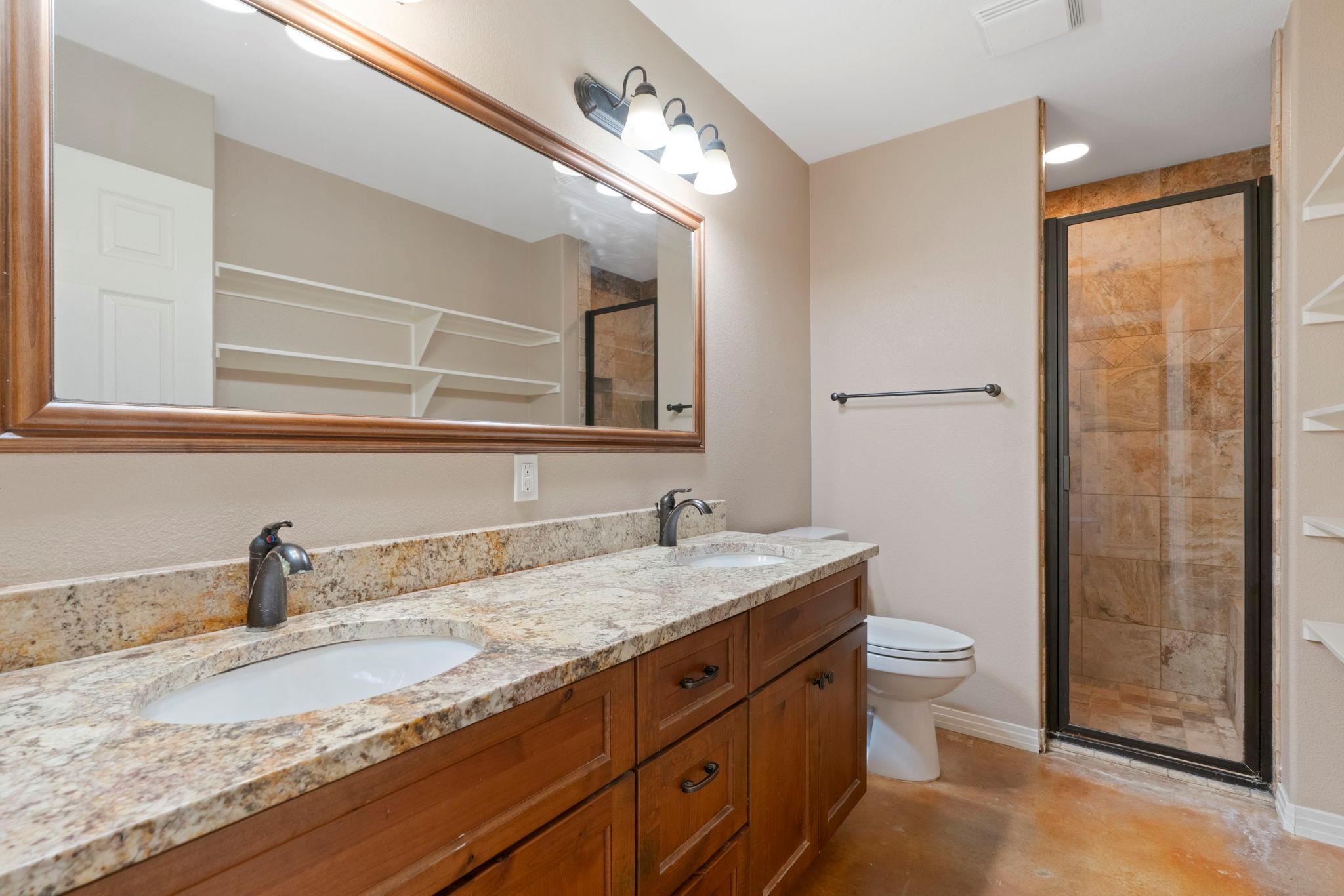 1237 Ridge Harbor Dr, Spicewood, TX 78669