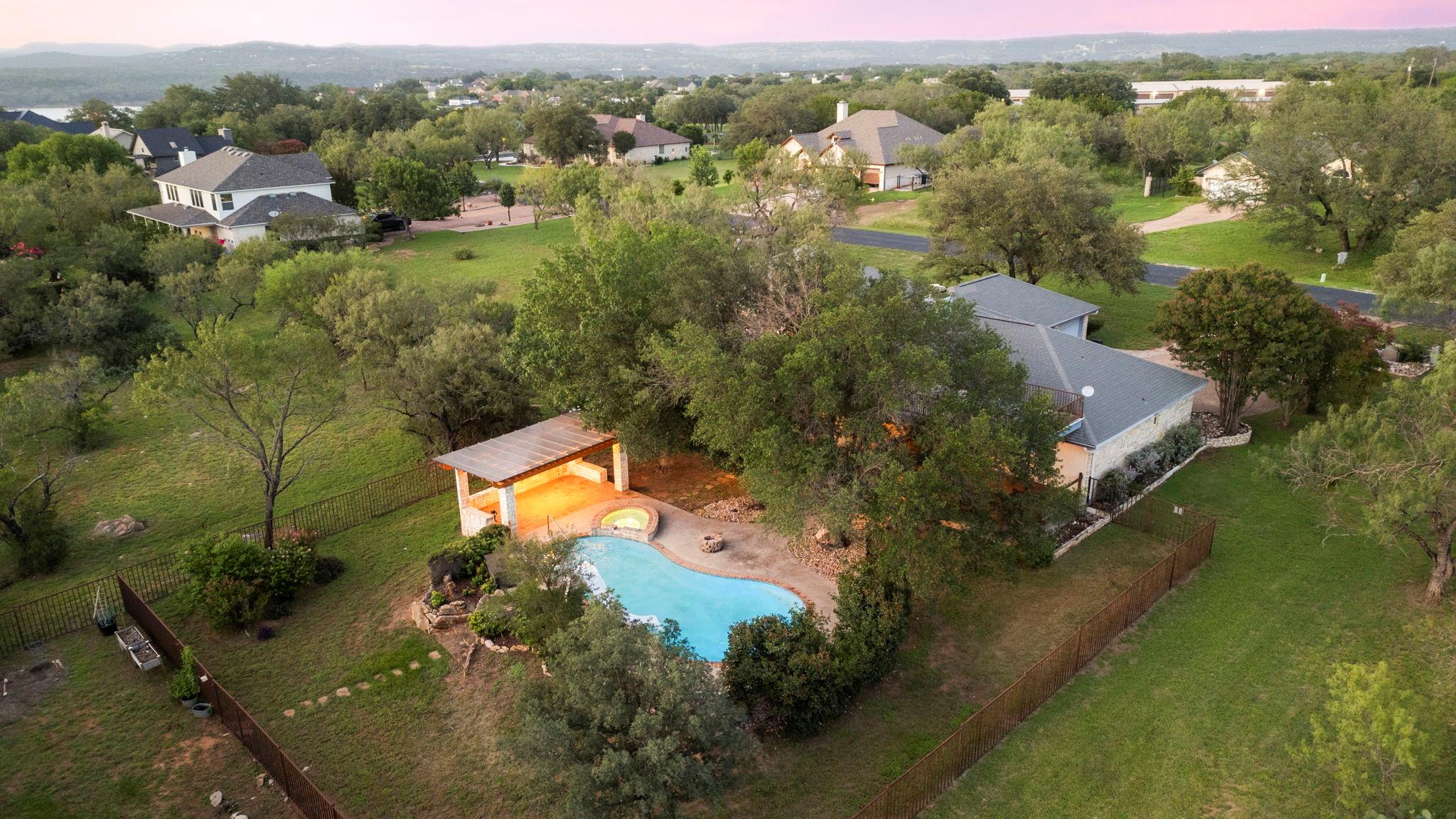1237 Ridge Harbor Dr, Spicewood, TX 78669