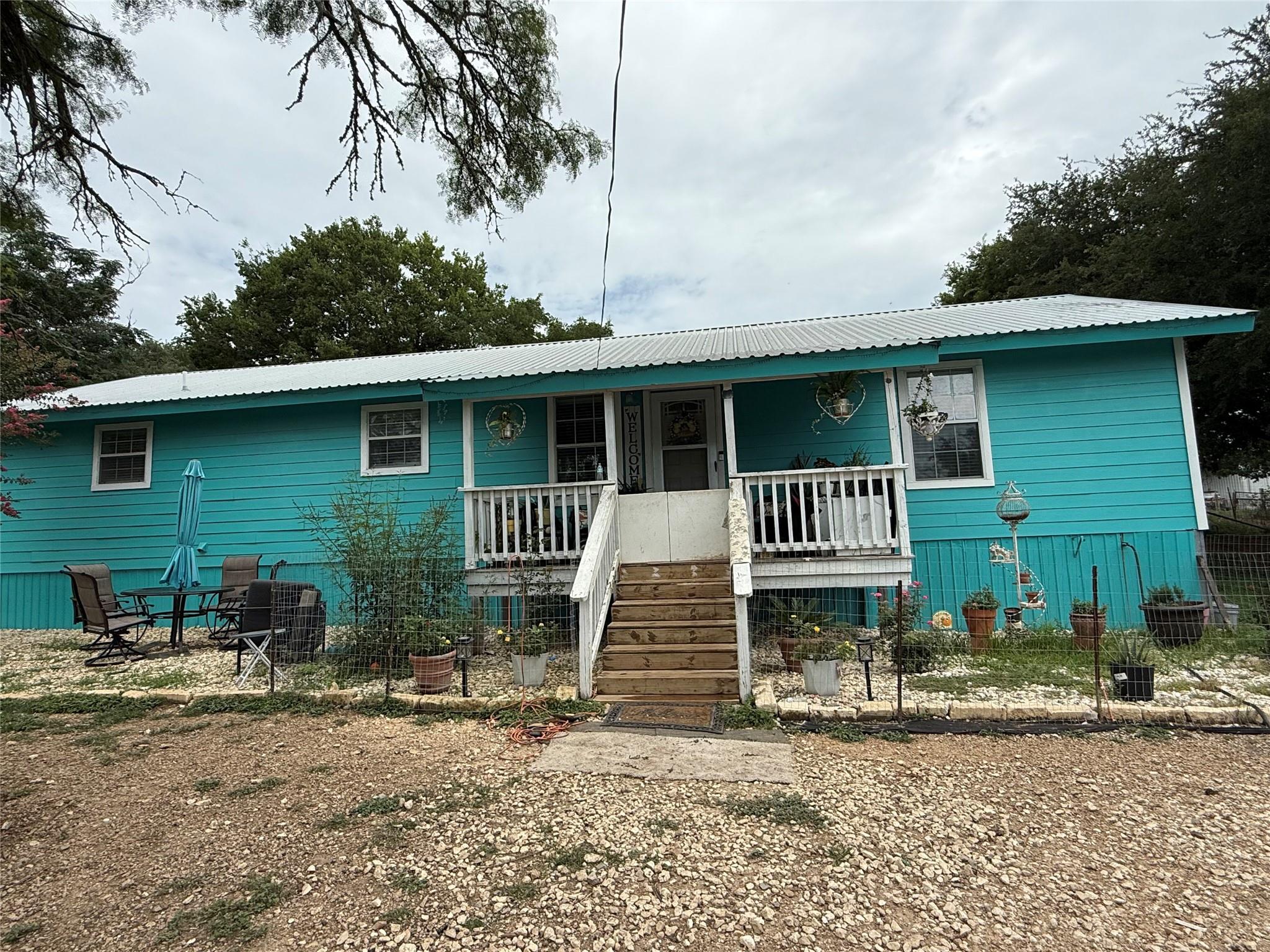 968 Red Town Rd, Elgin, TX 78621