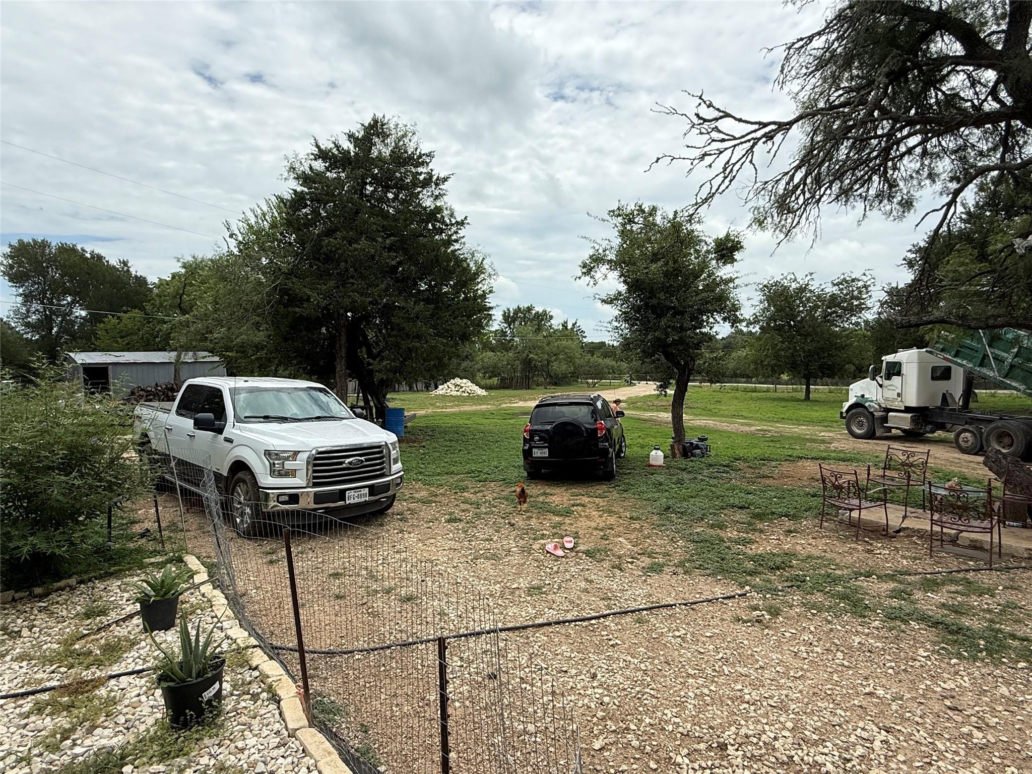 968 Red Town Rd, Elgin, TX 78621