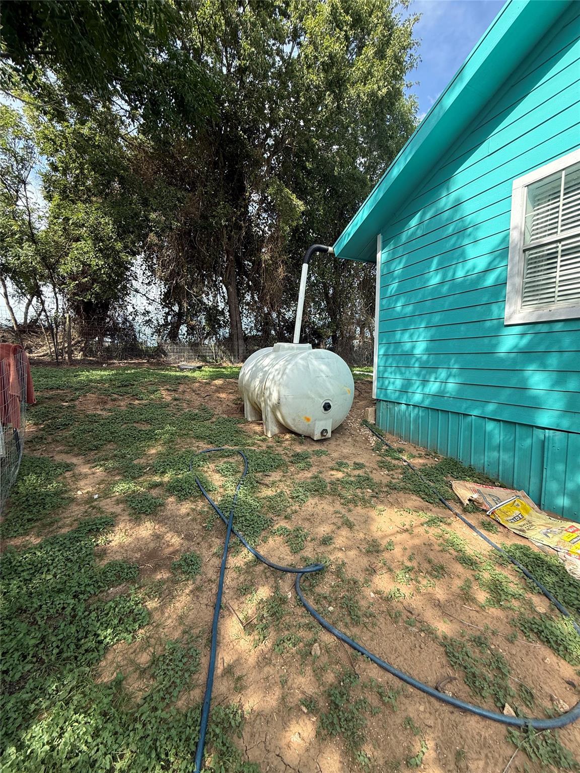 968 Red Town Rd, Elgin, TX 78621
