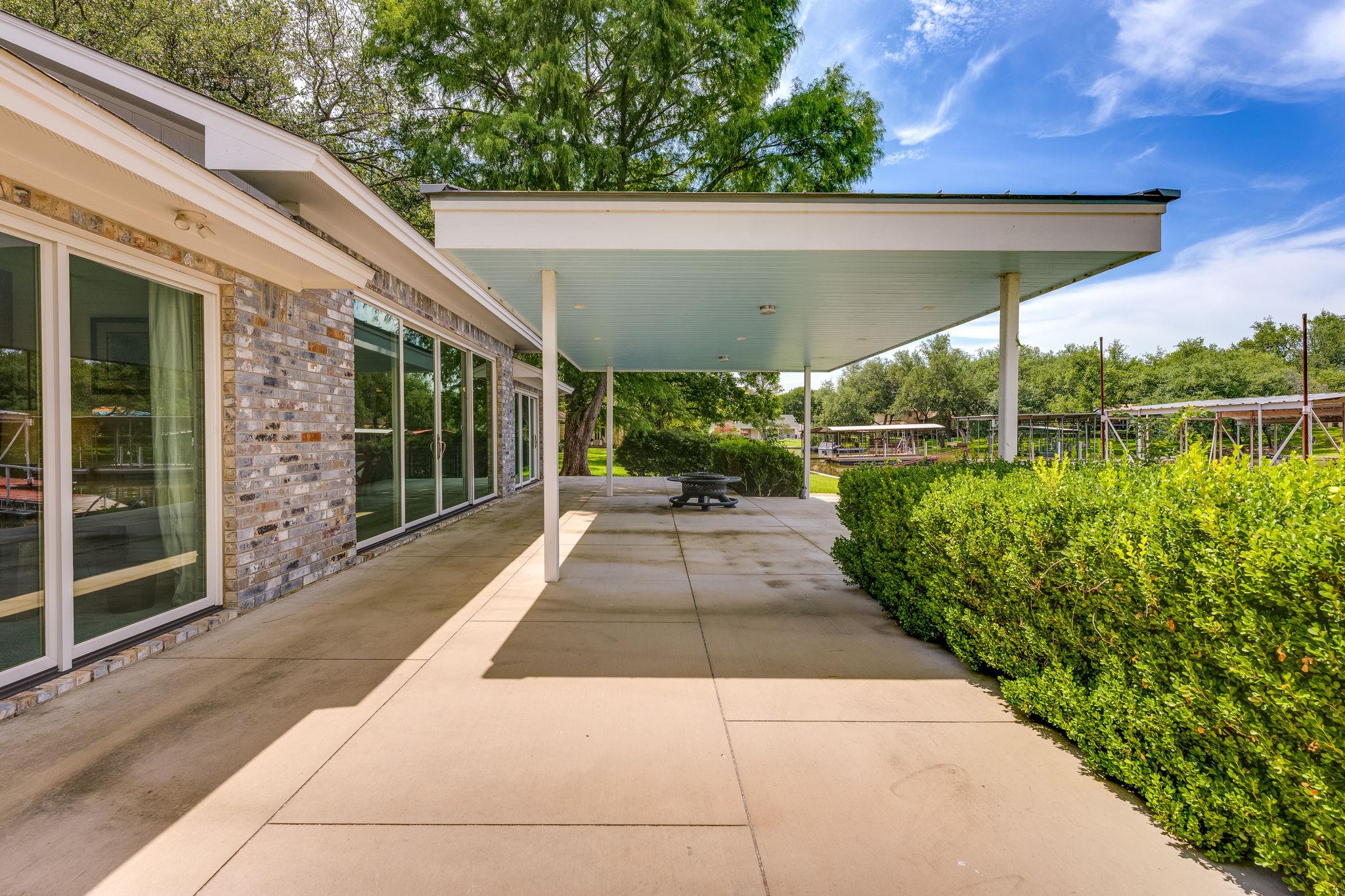 214 Island Lodges Dr, Buchanan Dam, TX 78609