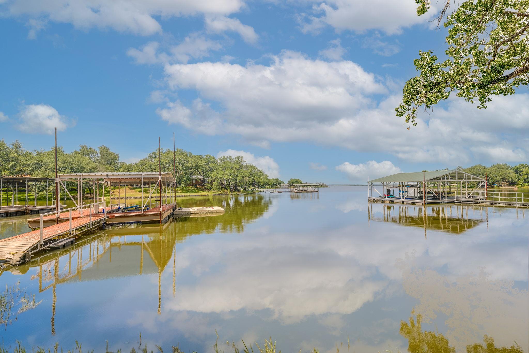 214 Island Lodges Dr, Buchanan Dam, TX 78609