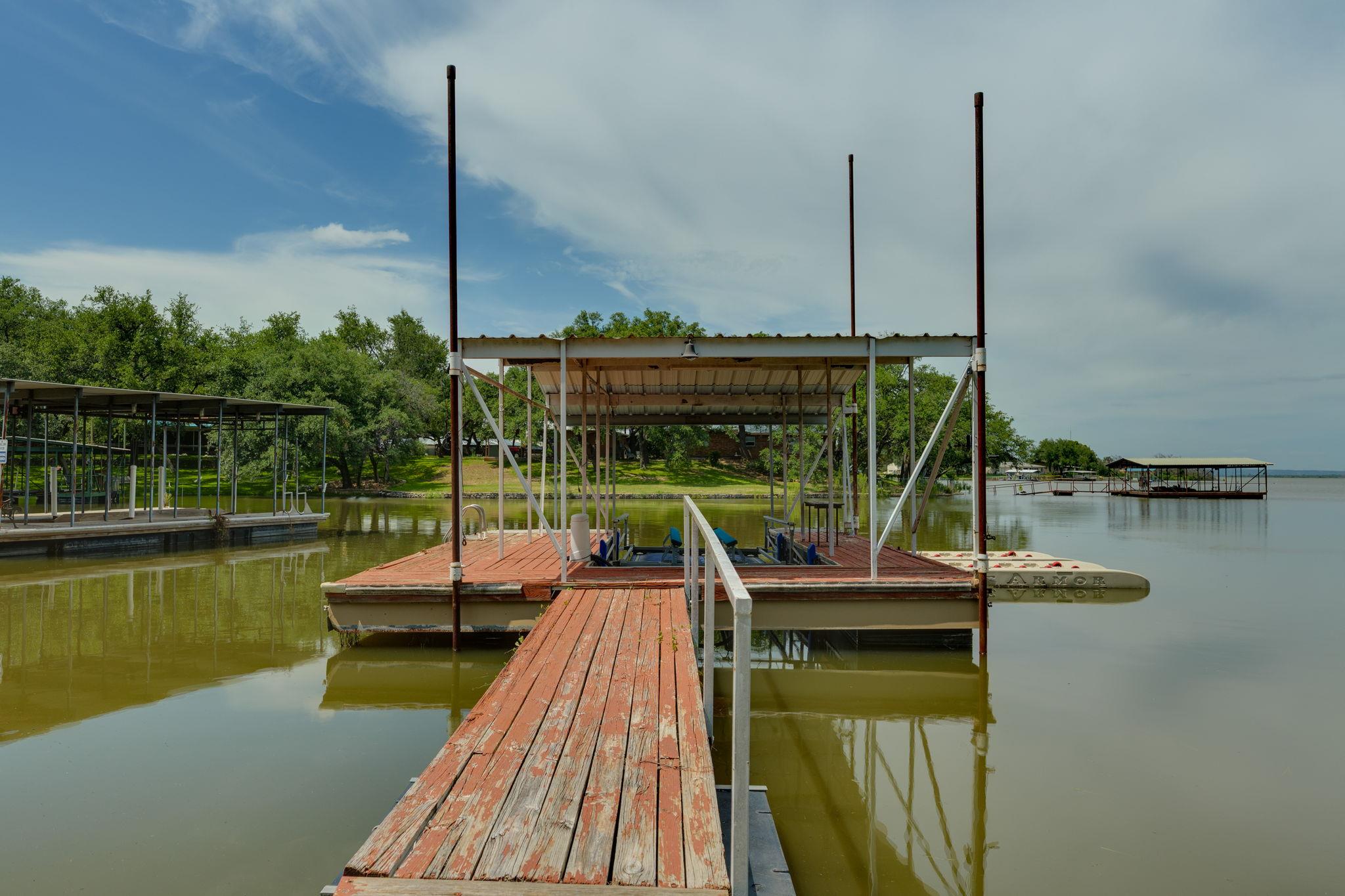 214 Island Lodges Dr, Buchanan Dam, TX 78609