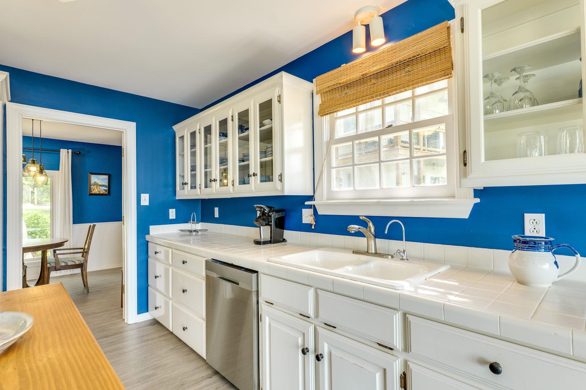 214 Island Lodges Dr, Buchanan Dam, TX 78609