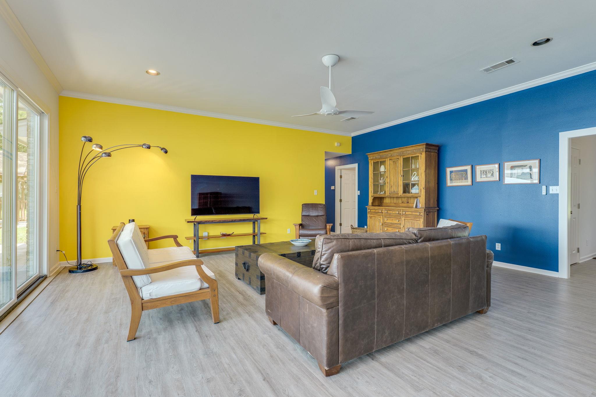 214 Island Lodges Dr, Buchanan Dam, TX 78609