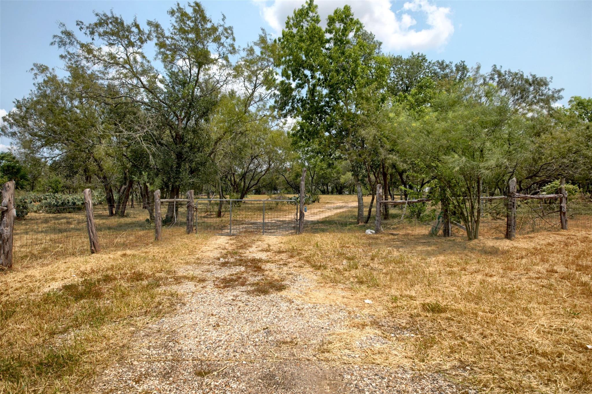 2336 FM 1854, Dale, TX 78616