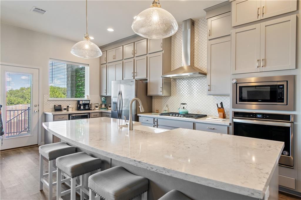 7117 Jument Dr, Austin, TX 78738