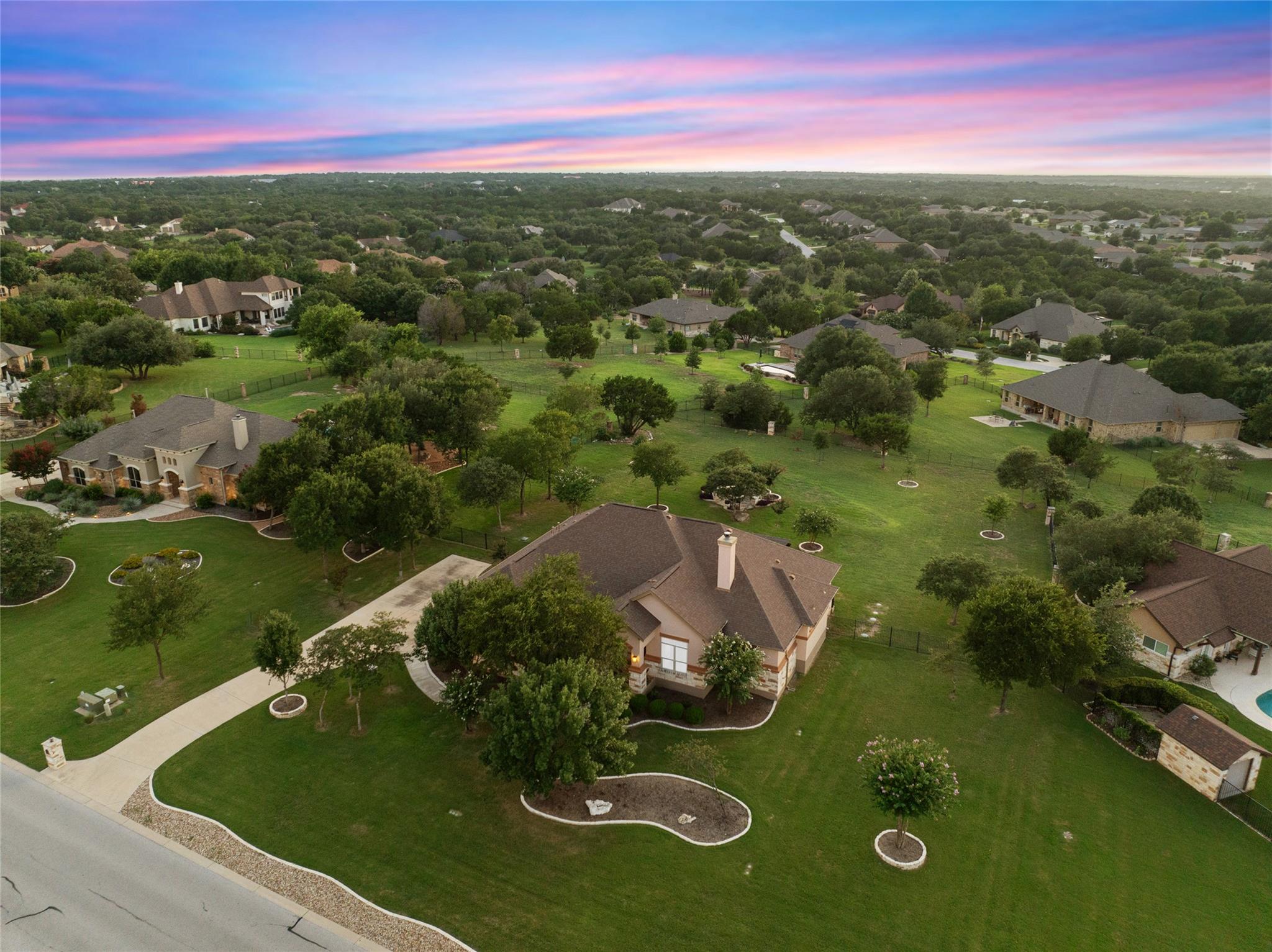 701 W Majestic Oak Ln, Georgetown, TX 78633
