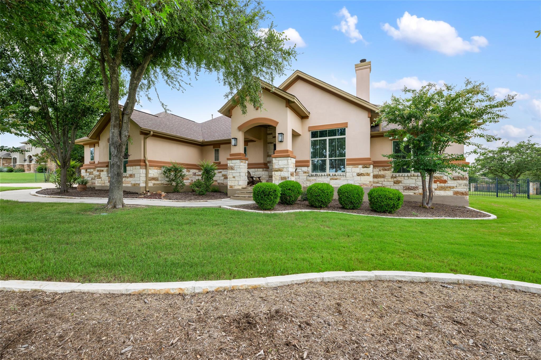 701 W Majestic Oak Ln, Georgetown, TX 78633