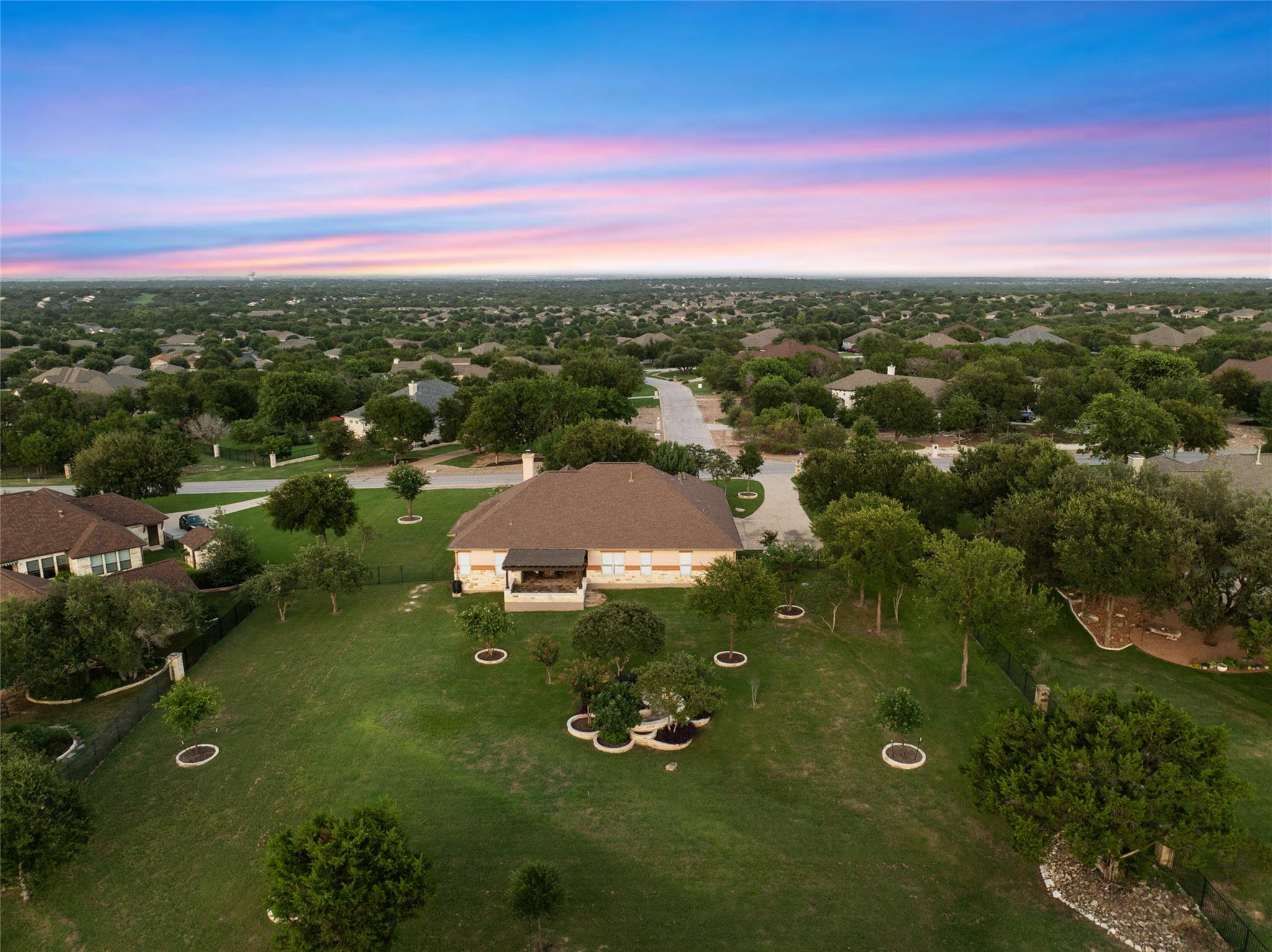 701 W Majestic Oak Ln, Georgetown, TX 78633