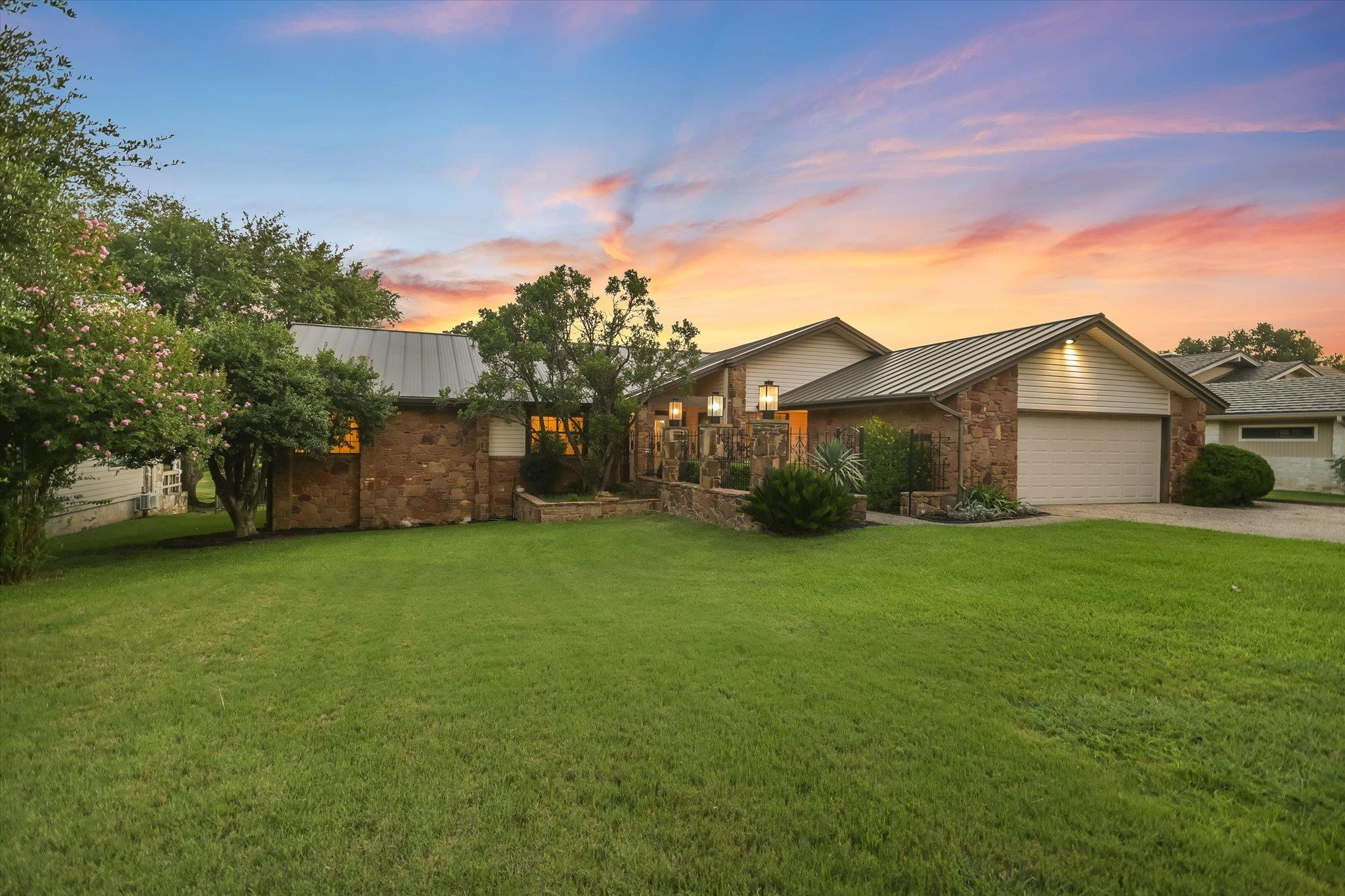 308 Sombrero Dr, Horseshoe Bay, TX 78657