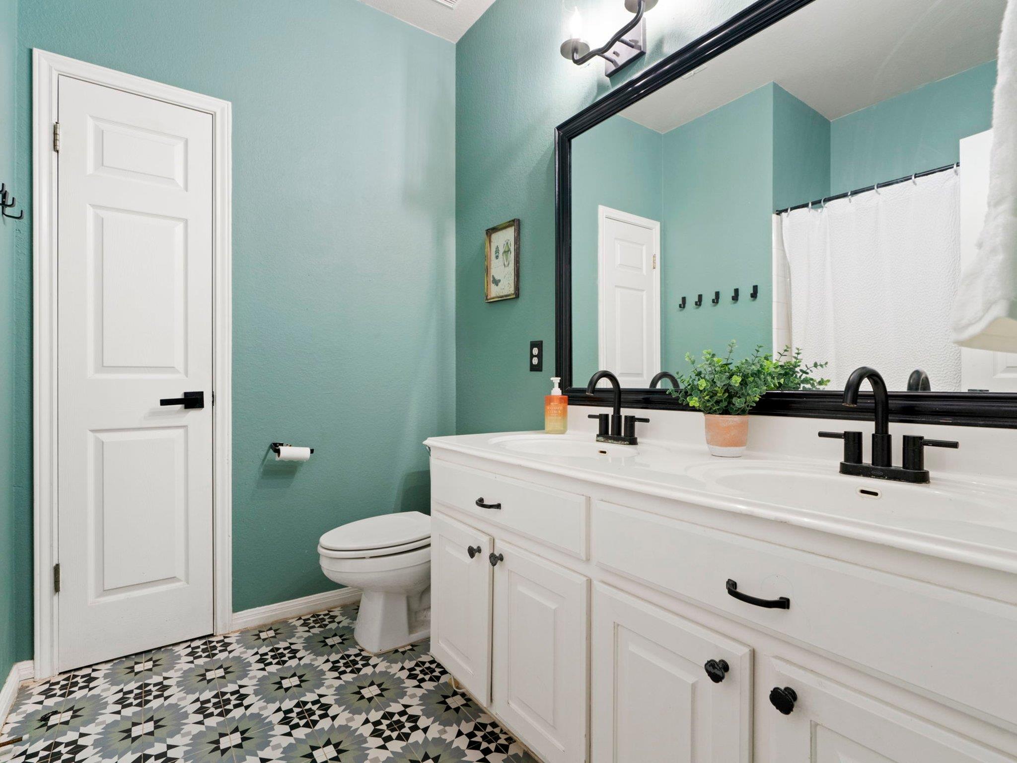 11800 Yarbrough Dr, Austin, TX 78748