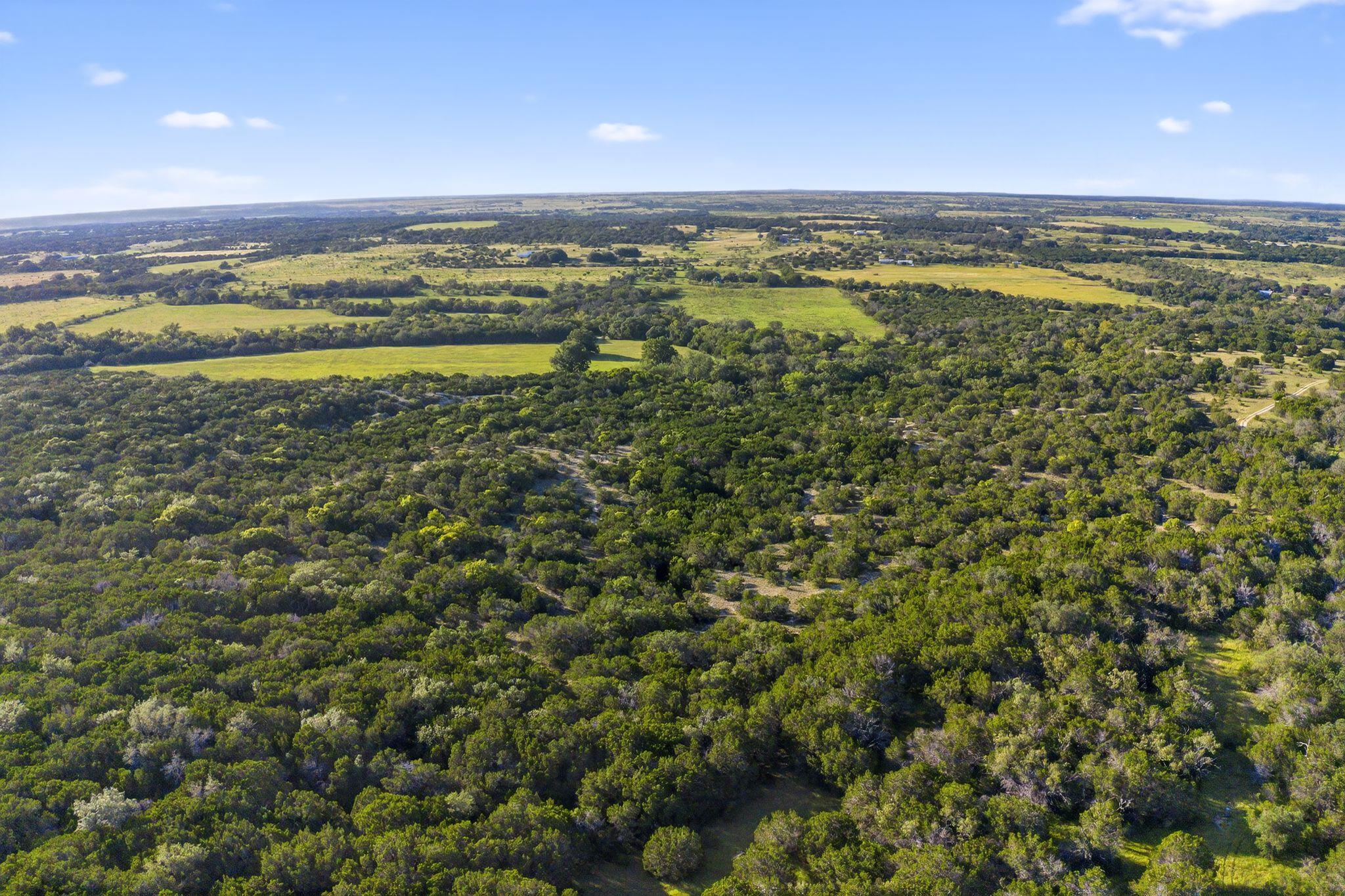 950 Ater Ranch Est, Bertram, TX 78605
