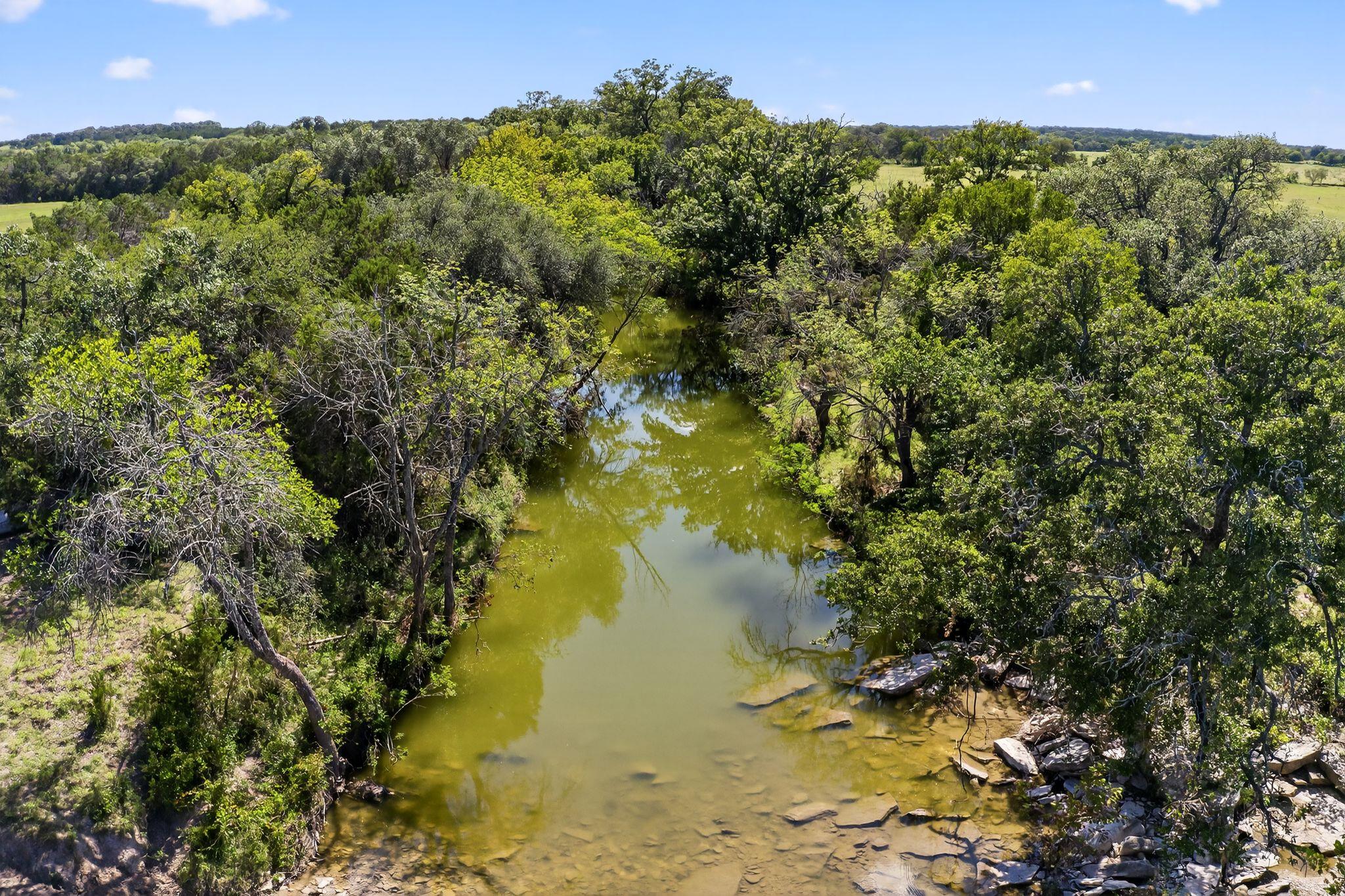 950 Ater Ranch Est, Bertram, TX 78605