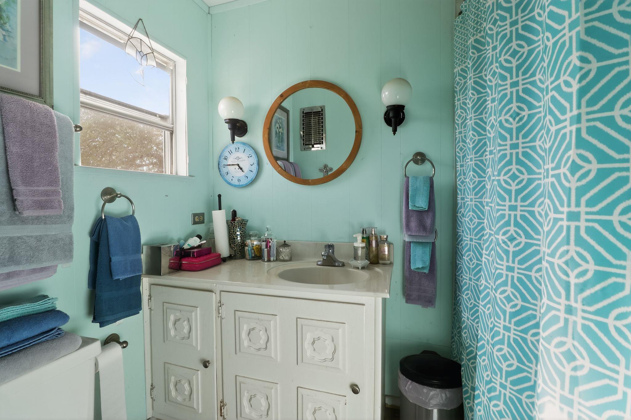 950 Ater Ranch Est, Bertram, TX 78605