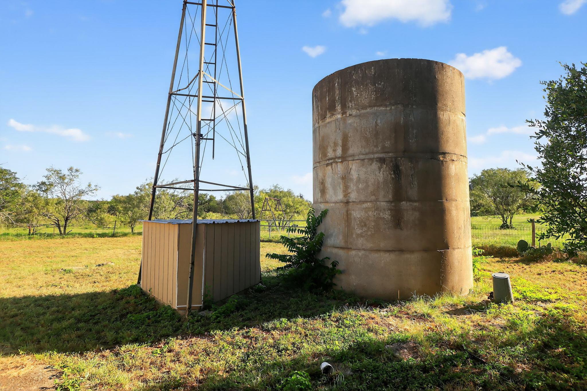 950 Ater Ranch Est, Bertram, TX 78605