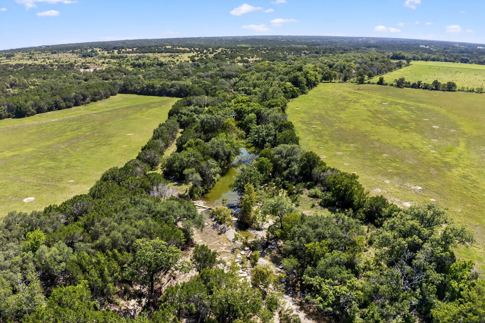 950 Ater Ranch Est, Bertram, TX 78605