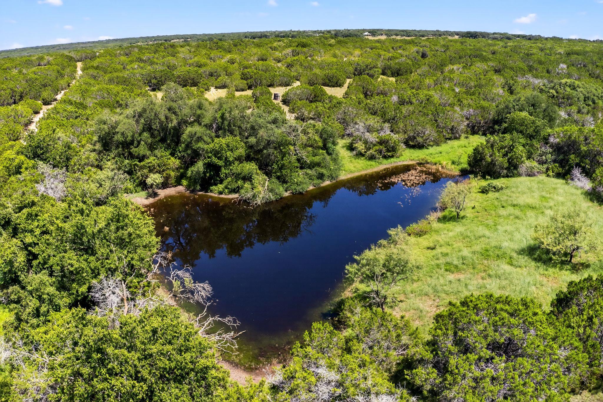 950 Ater Ranch Est, Bertram, TX 78605