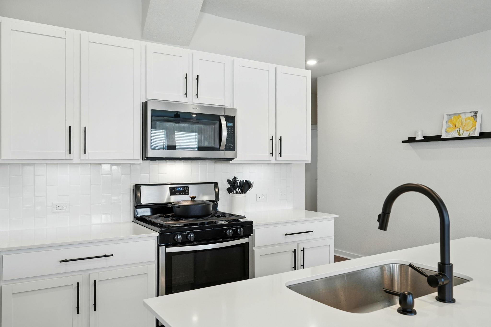 233 Lavaca River Ln, Hutto, TX 78634