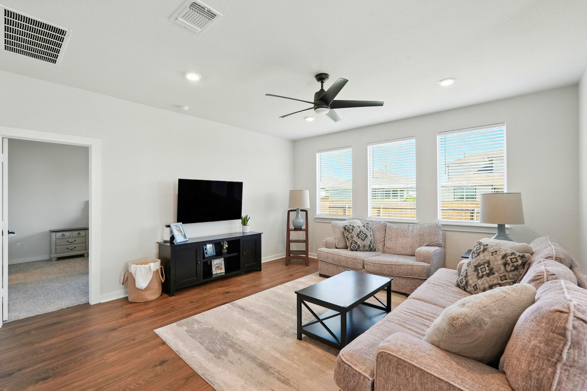233 Lavaca River Ln, Hutto, TX 78634
