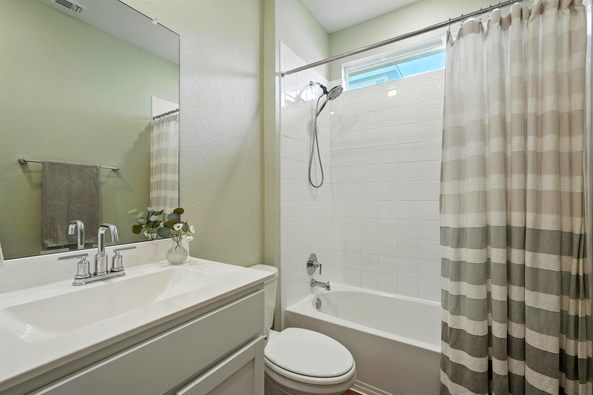 233 Lavaca River Ln, Hutto, TX 78634