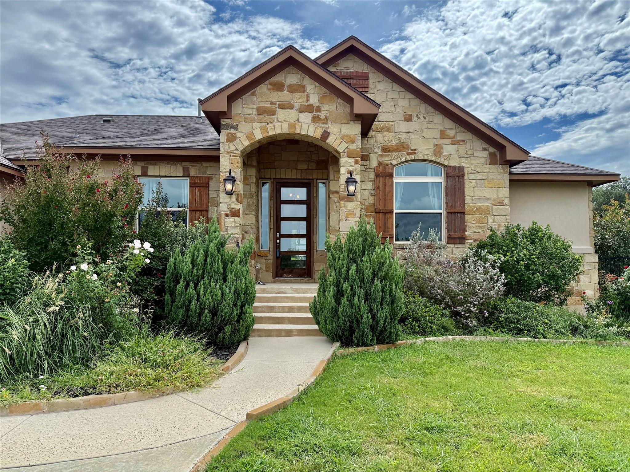 2621 Greatwood Trl, Leander, TX 78641