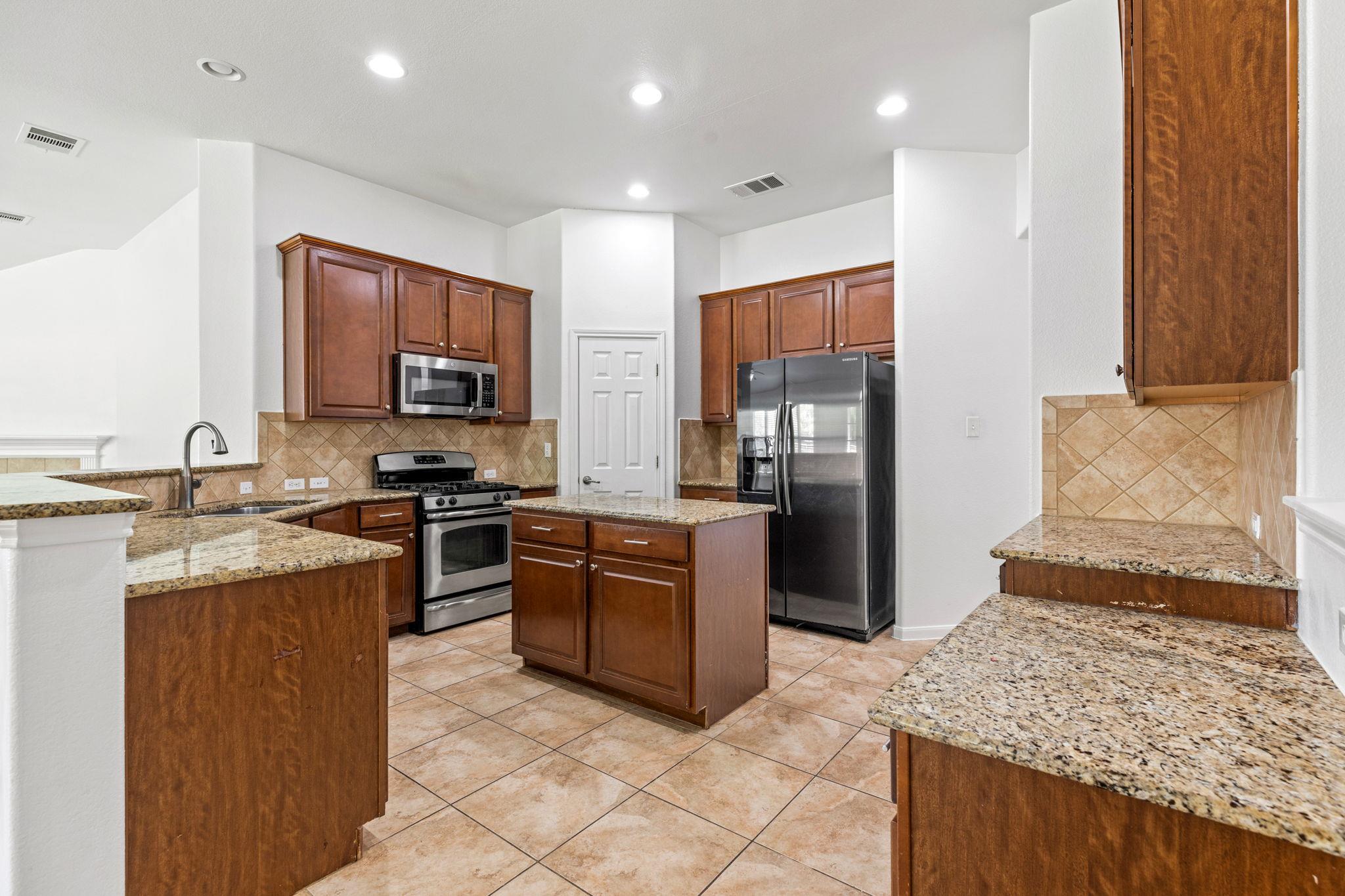 18717 Deep Water Dr, Pflugerville, TX 78660