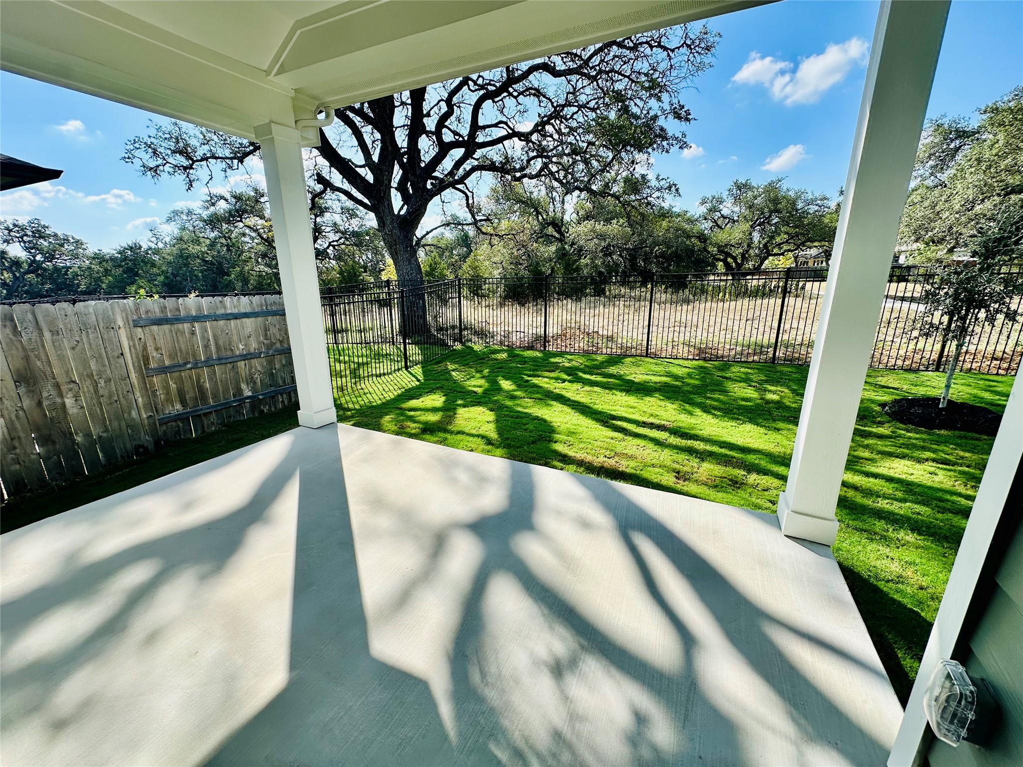 821 Sage Thrasher Cir, Dripping Springs, TX 78620