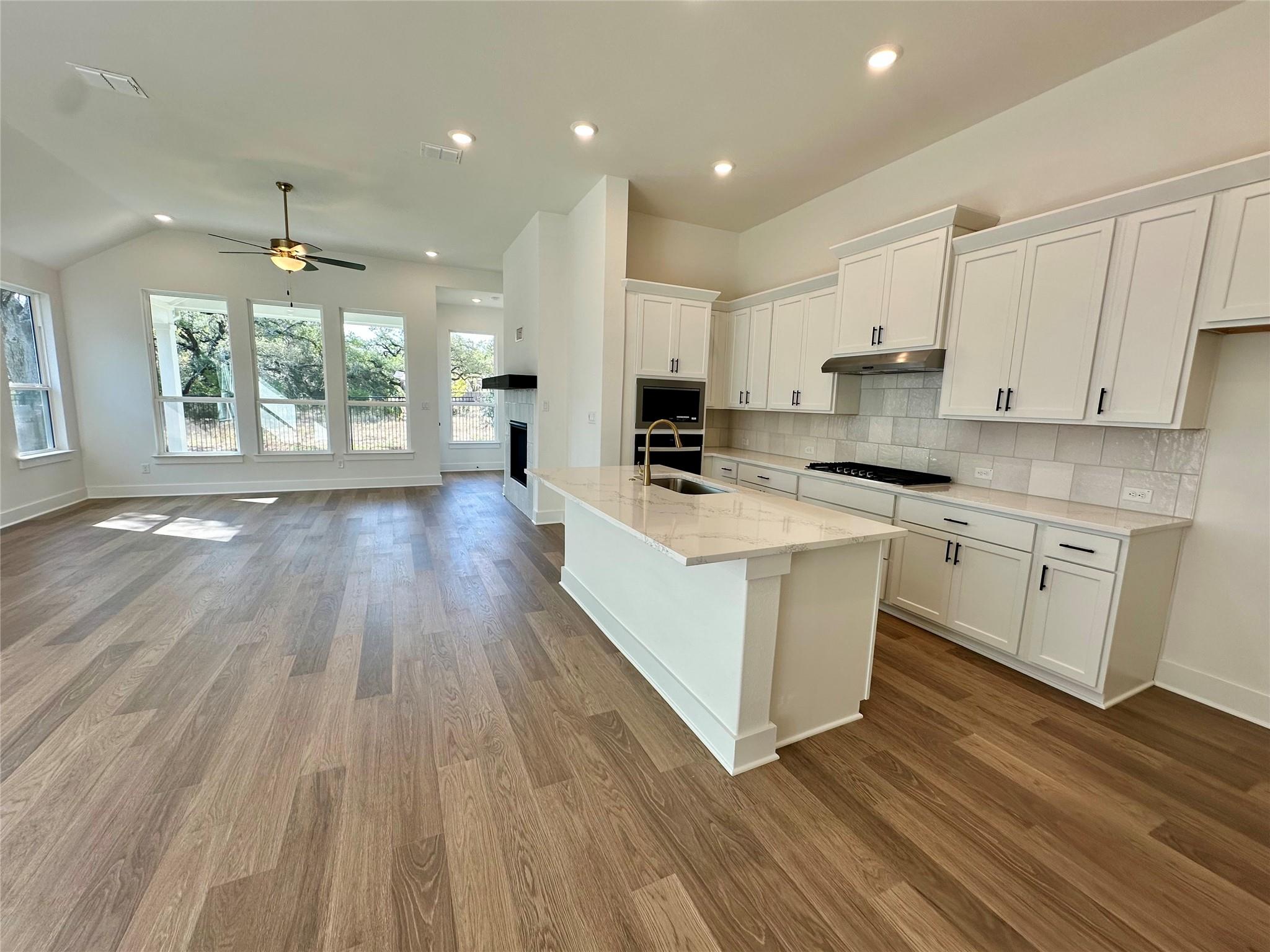 821 Sage Thrasher Cir, Dripping Springs, TX 78620