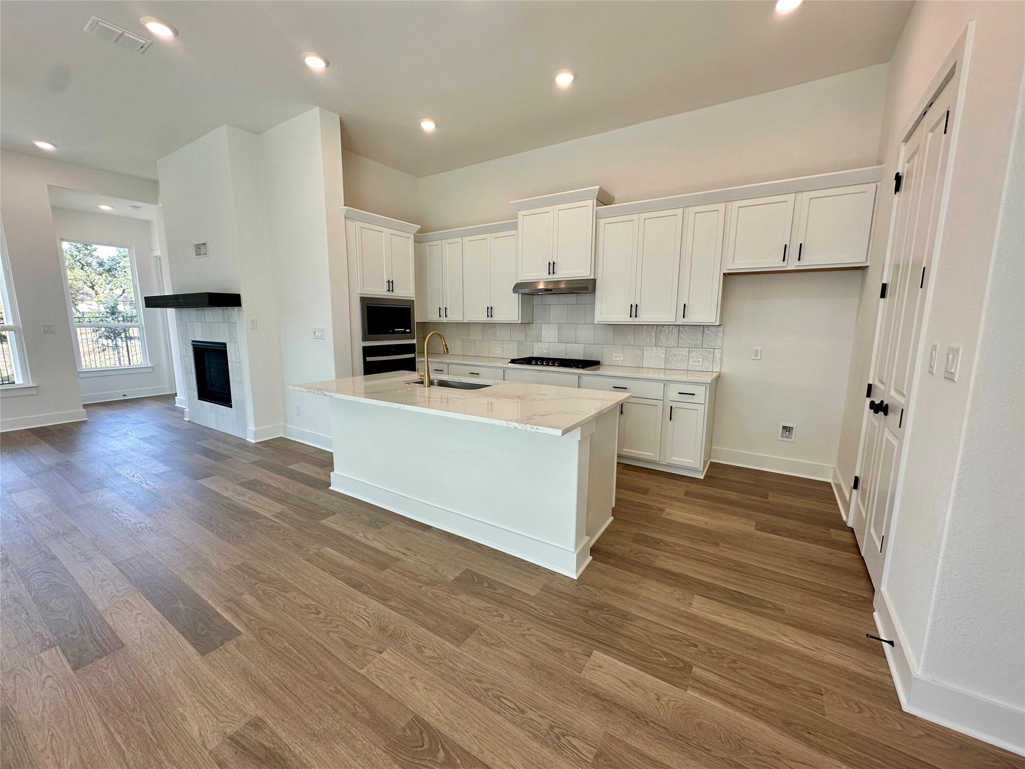 821 Sage Thrasher Cir, Dripping Springs, TX 78620