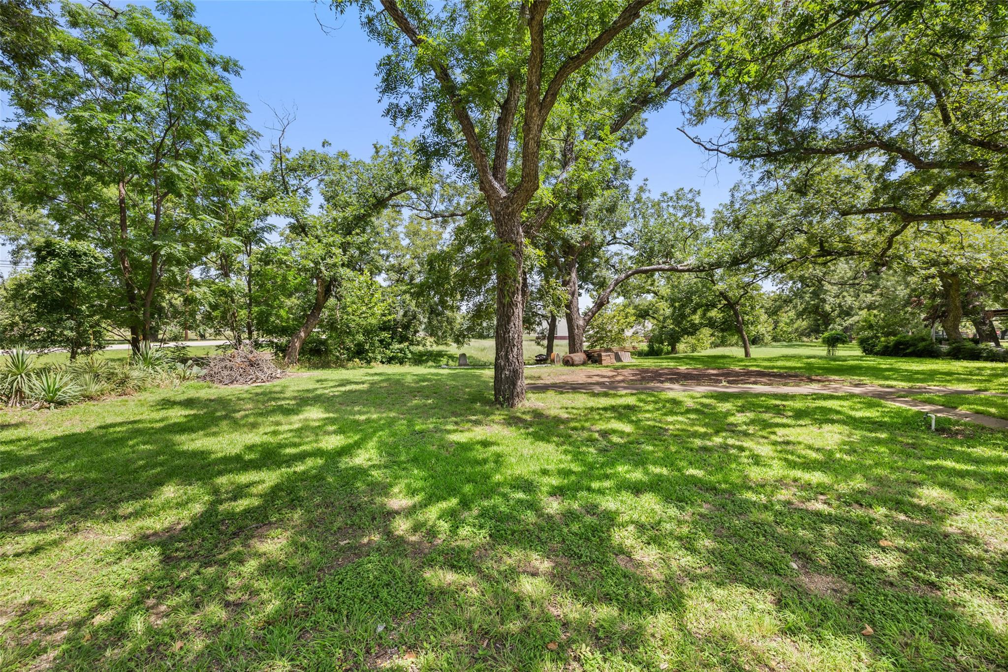 404 Nugent, Johnson City, TX 78636