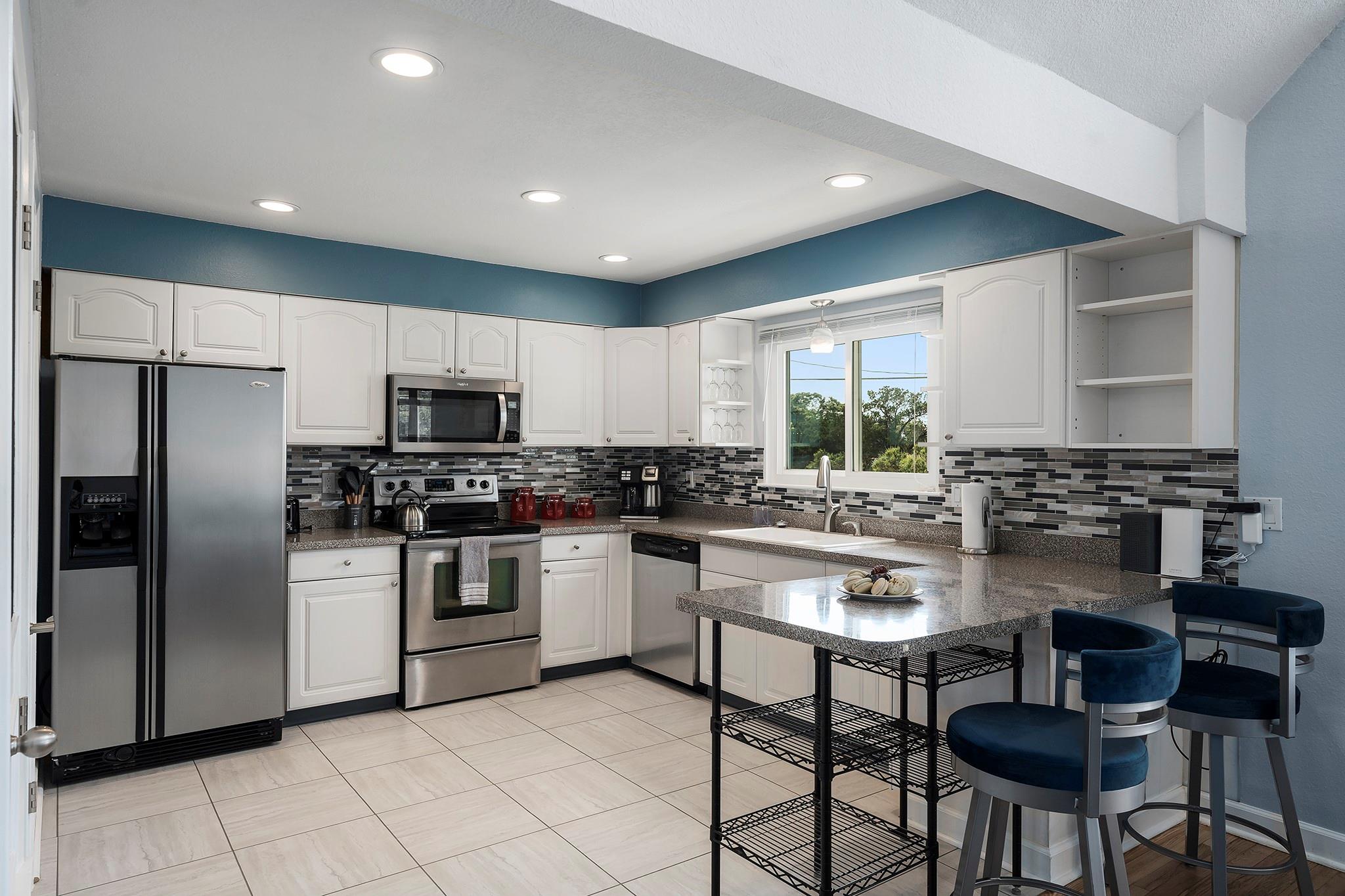 1322 Amanda Dr, Canyon Lake, TX 78133