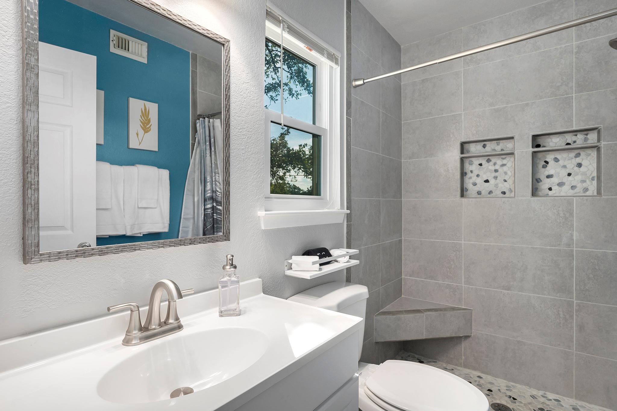 1322 Amanda Dr, Canyon Lake, TX 78133